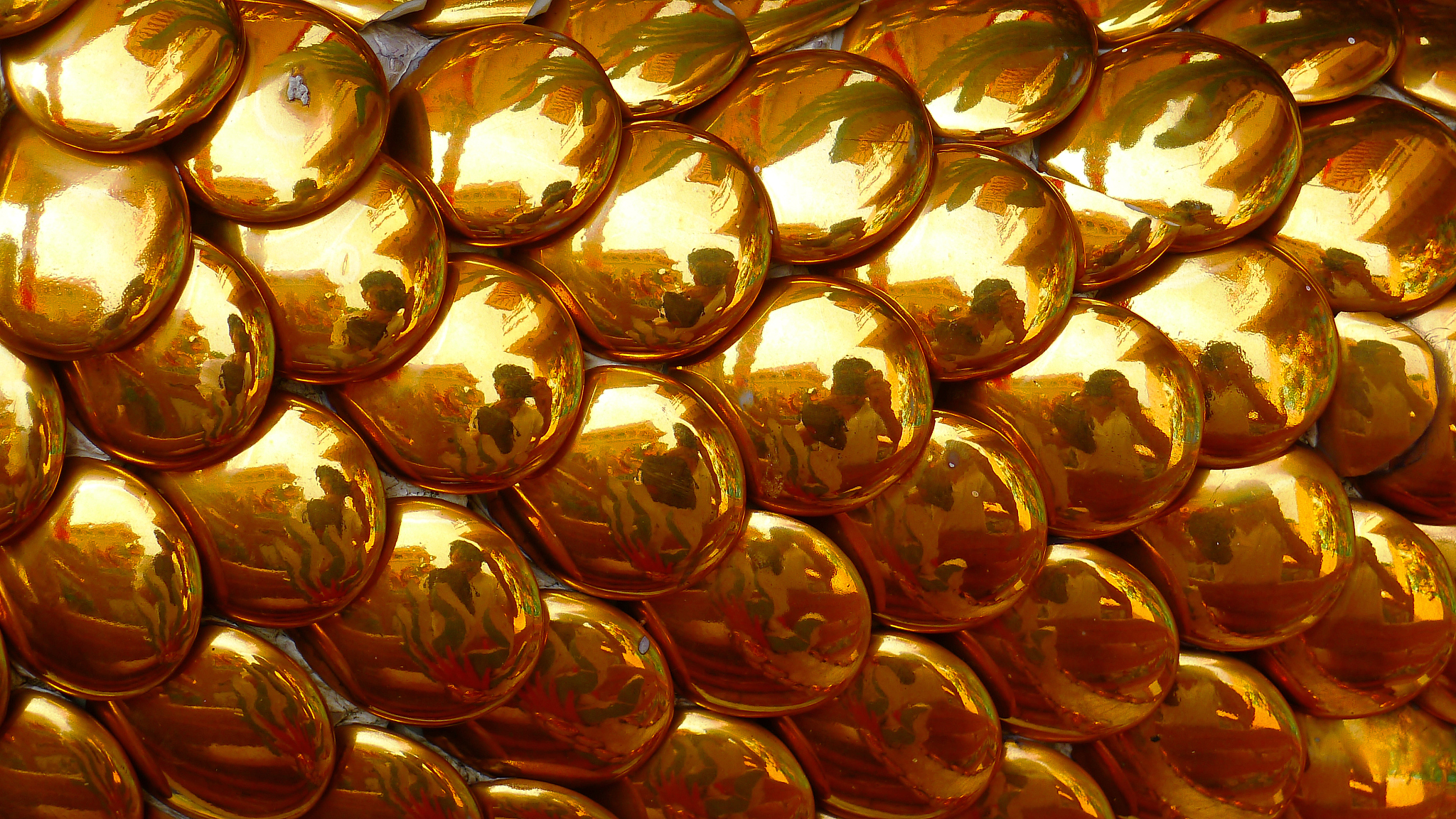 the dragon gold flake