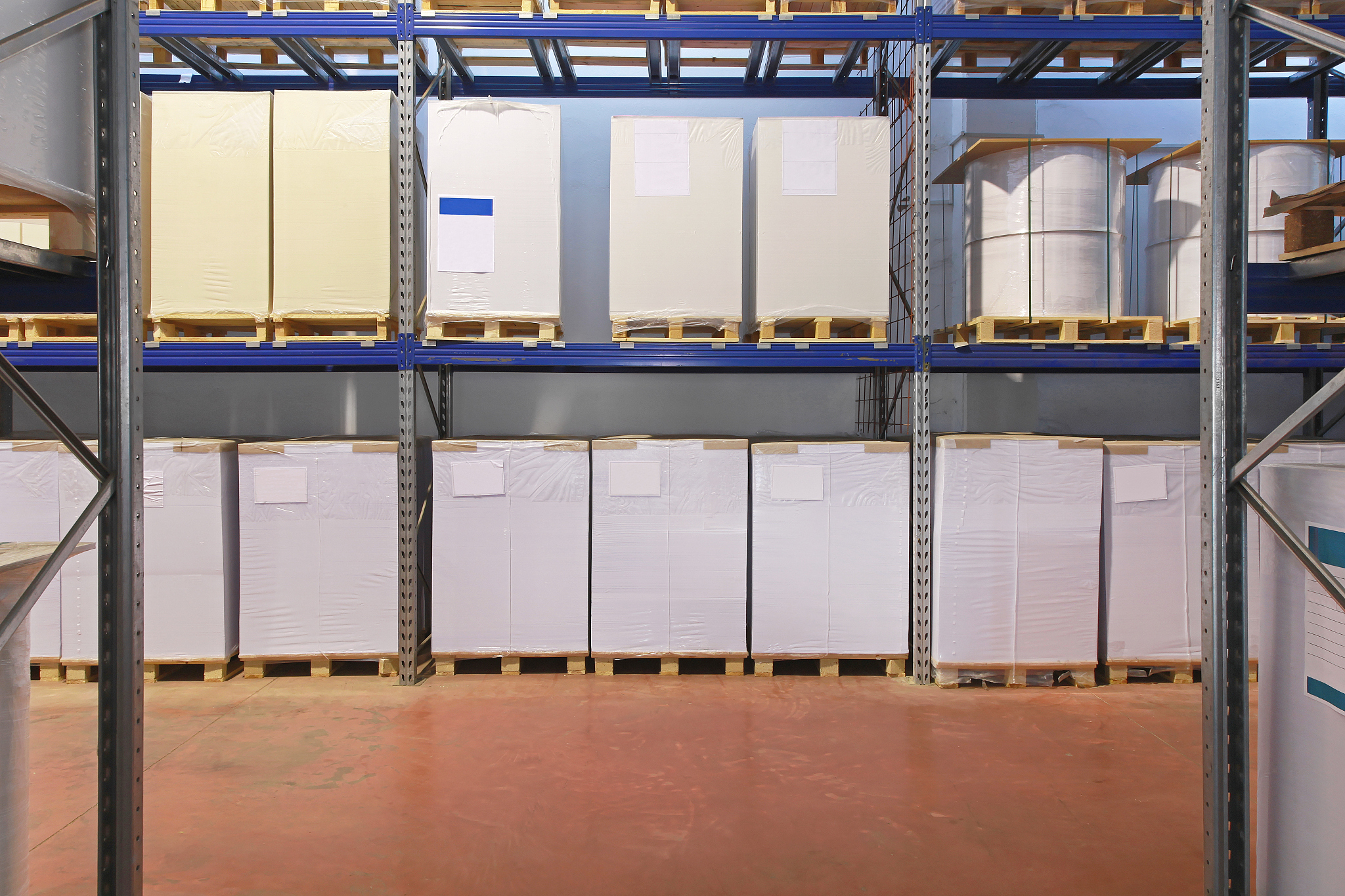 关键词：三只松鼠；仓库管理；仓储设备；优化措施，英文翻译