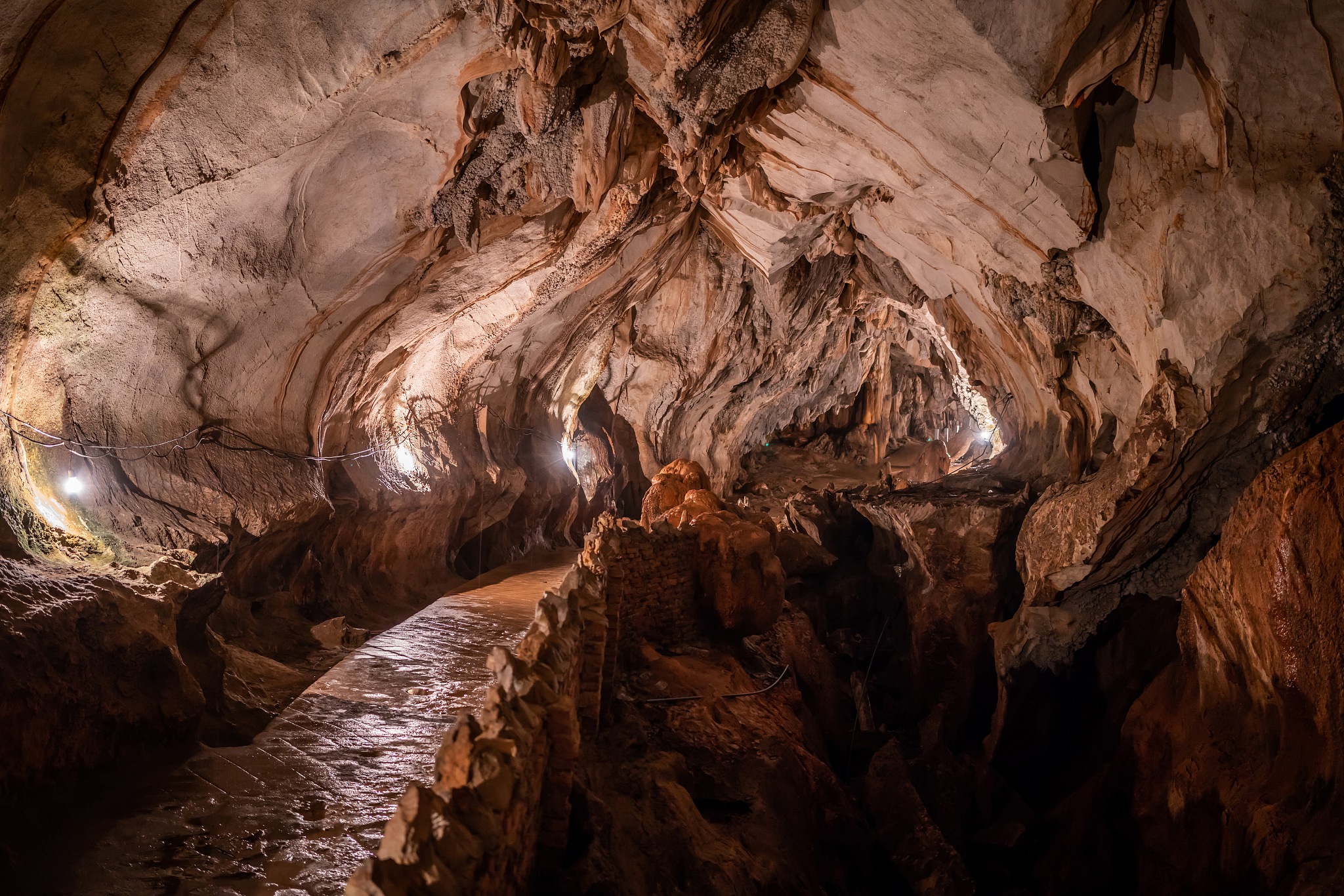 tham jung cave.