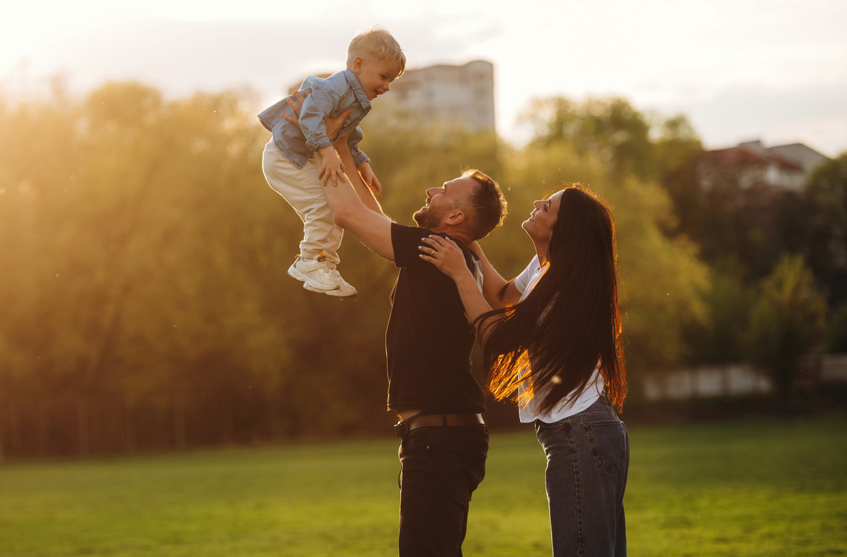 表达对孩子的爱：8种有效方法，建立亲密情感连接