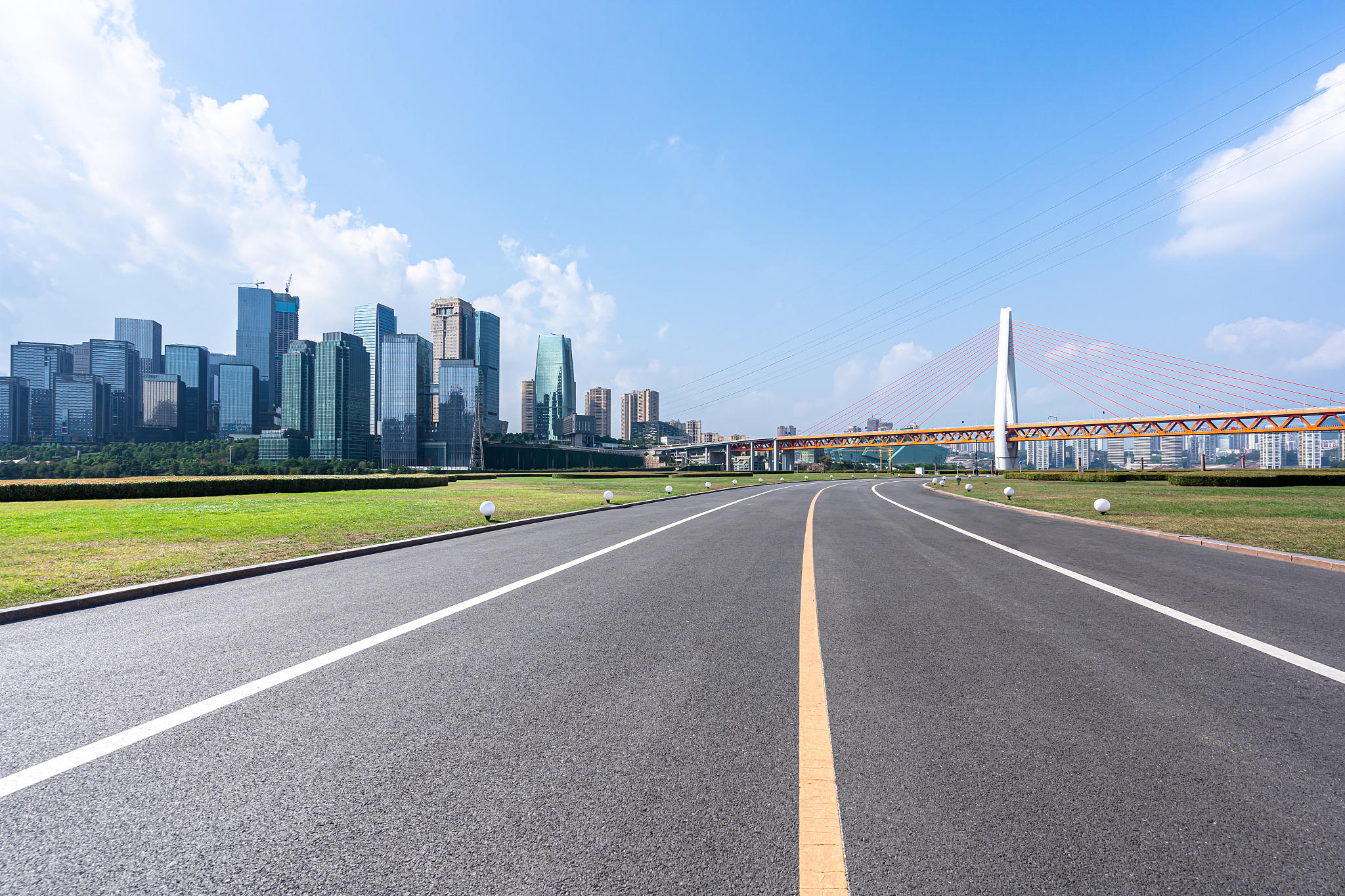 重庆女生汽修学校推荐：选择适合你的专业