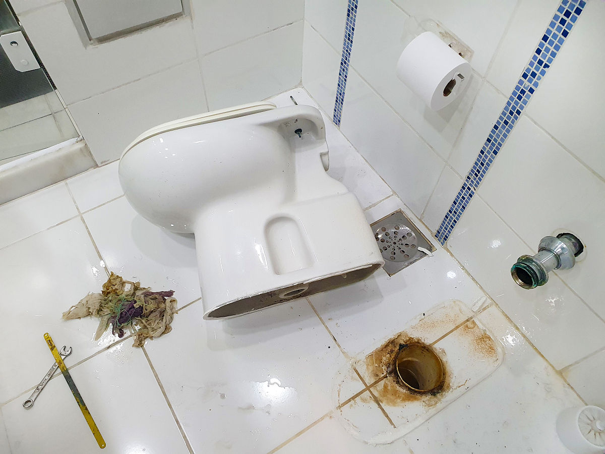 自己家坐便堵了怎么办