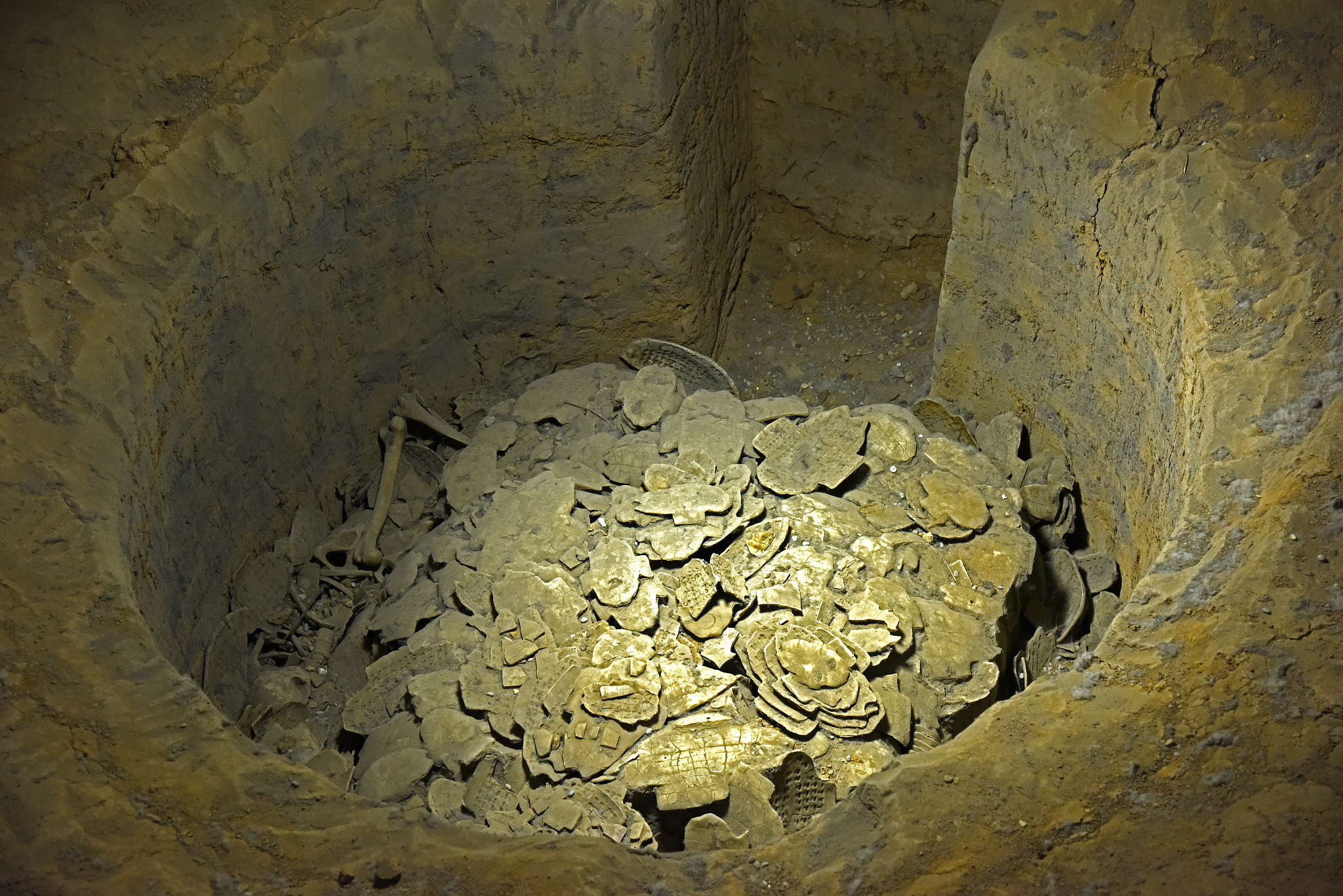 现在还有盗墓的行业吗，