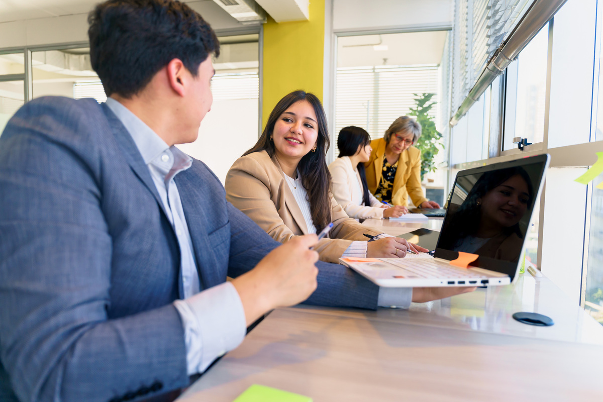 2023年就读我校的优势：国际化视野与广阔发展空间