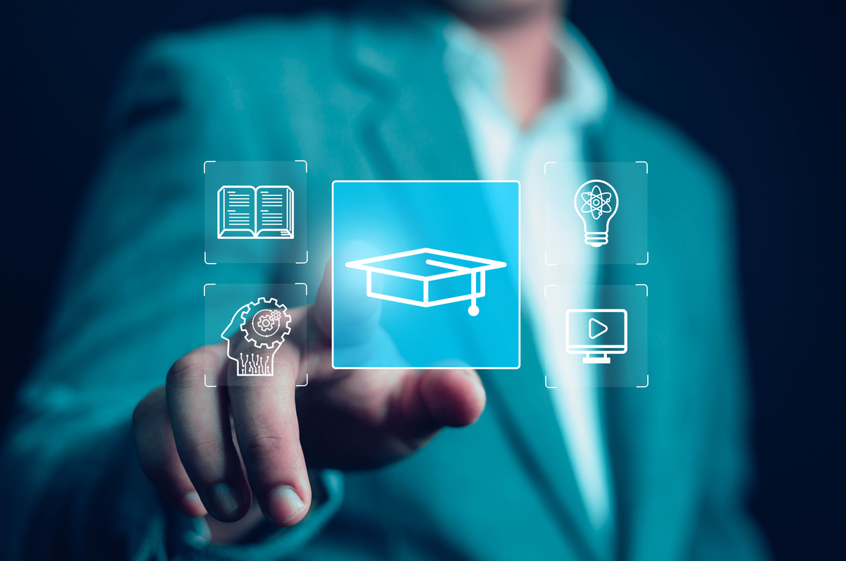 信息技术应用专业前景分析：机遇与挑战并存