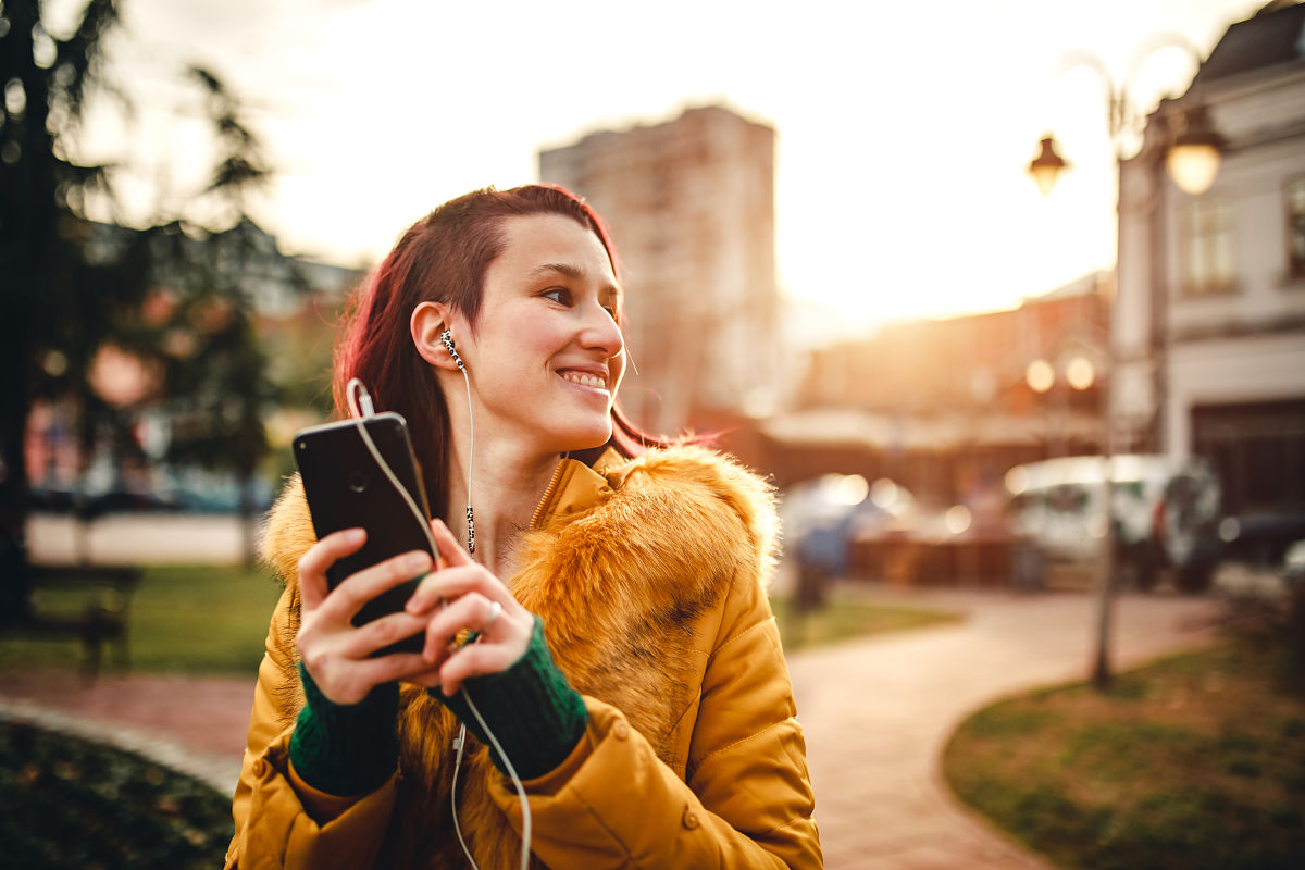 南京媒体热线电话号码：025-12345678，如何联系媒体求助？