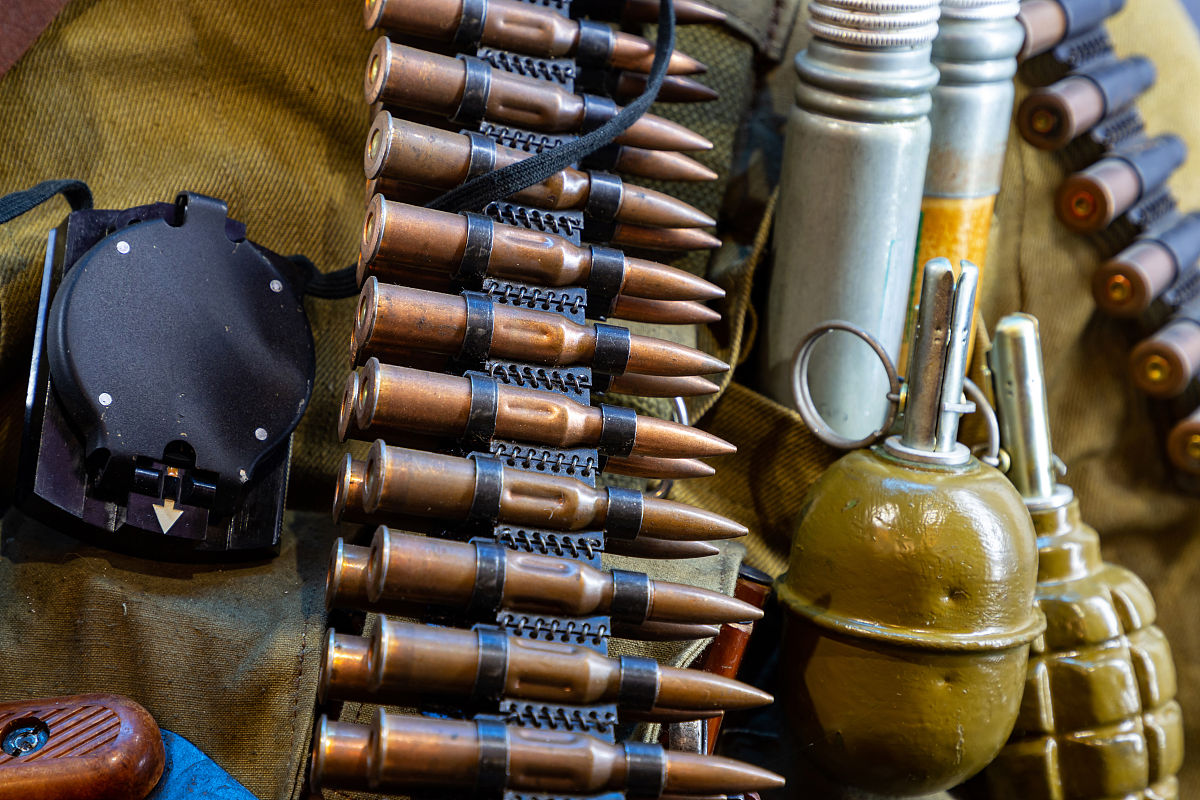 陶瓷在军事领域的应用：从防护装备到武器系统