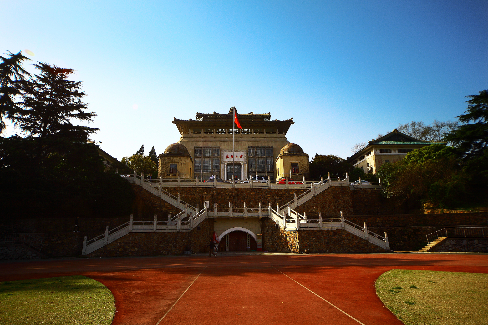 湖北省工业建筑学校热门专业推荐 - 建筑、土木、机械等