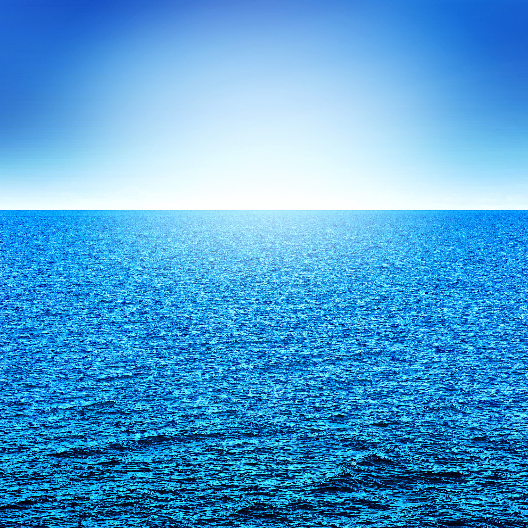 海水为什么是蓝色的？揭秘海洋的蓝色奥秘