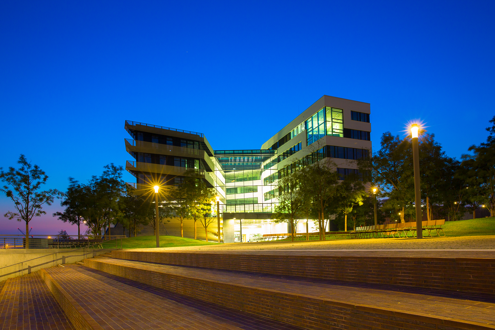university in the hafencity of hamburg