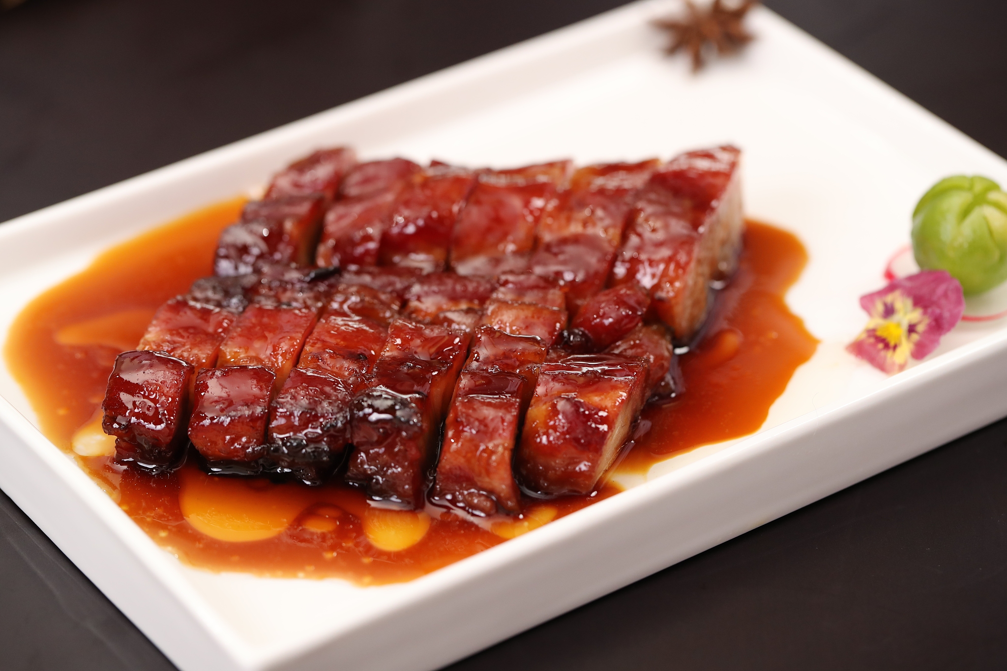 请帮我写1篇650字的博客文章主题是：蜜汁叉烧肉的做法最正宗的做法