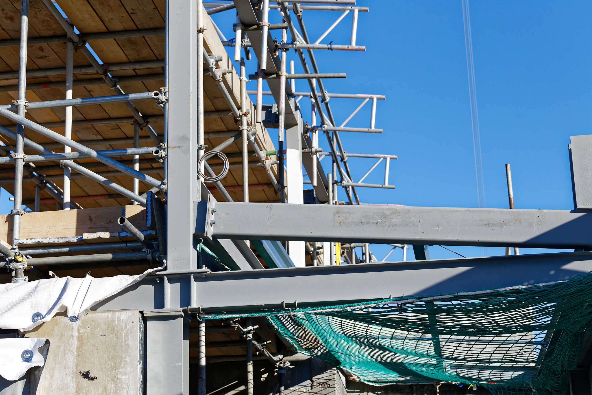 翻译
All rack uprights shall be anchored.