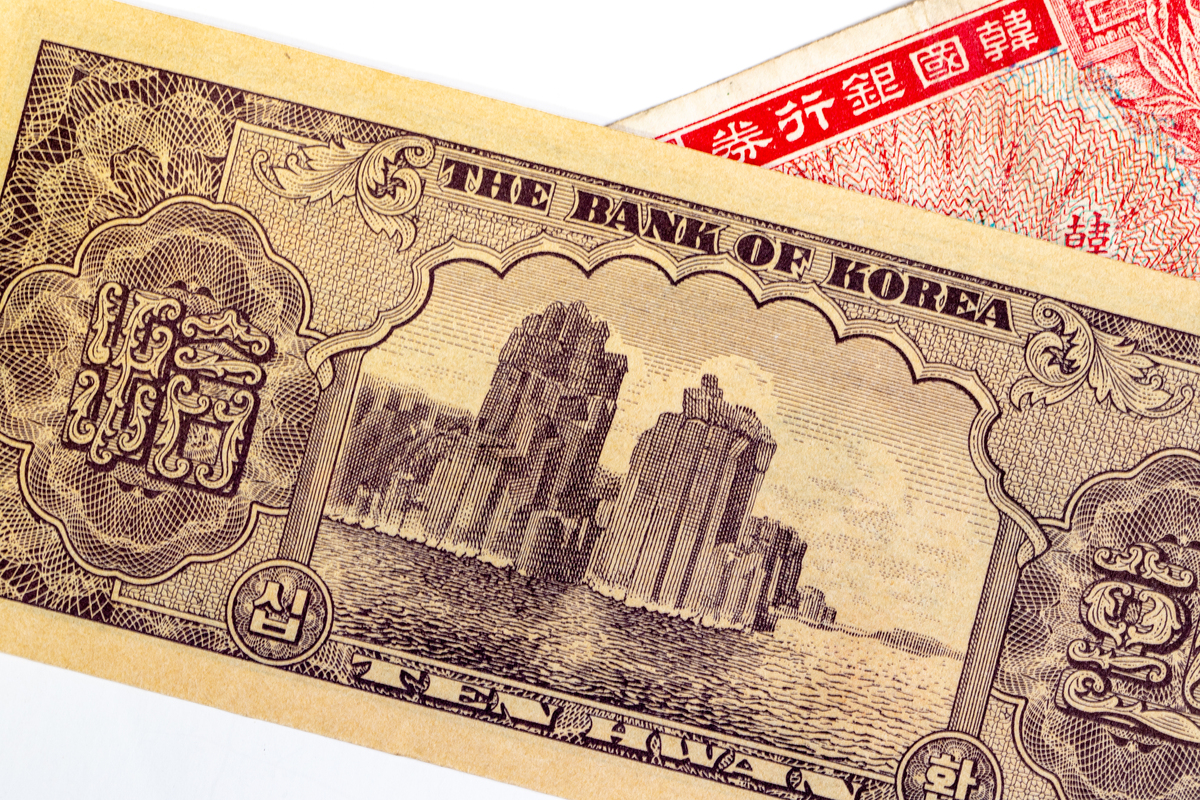 1380年的纸币现在值多少钱 用300字描述