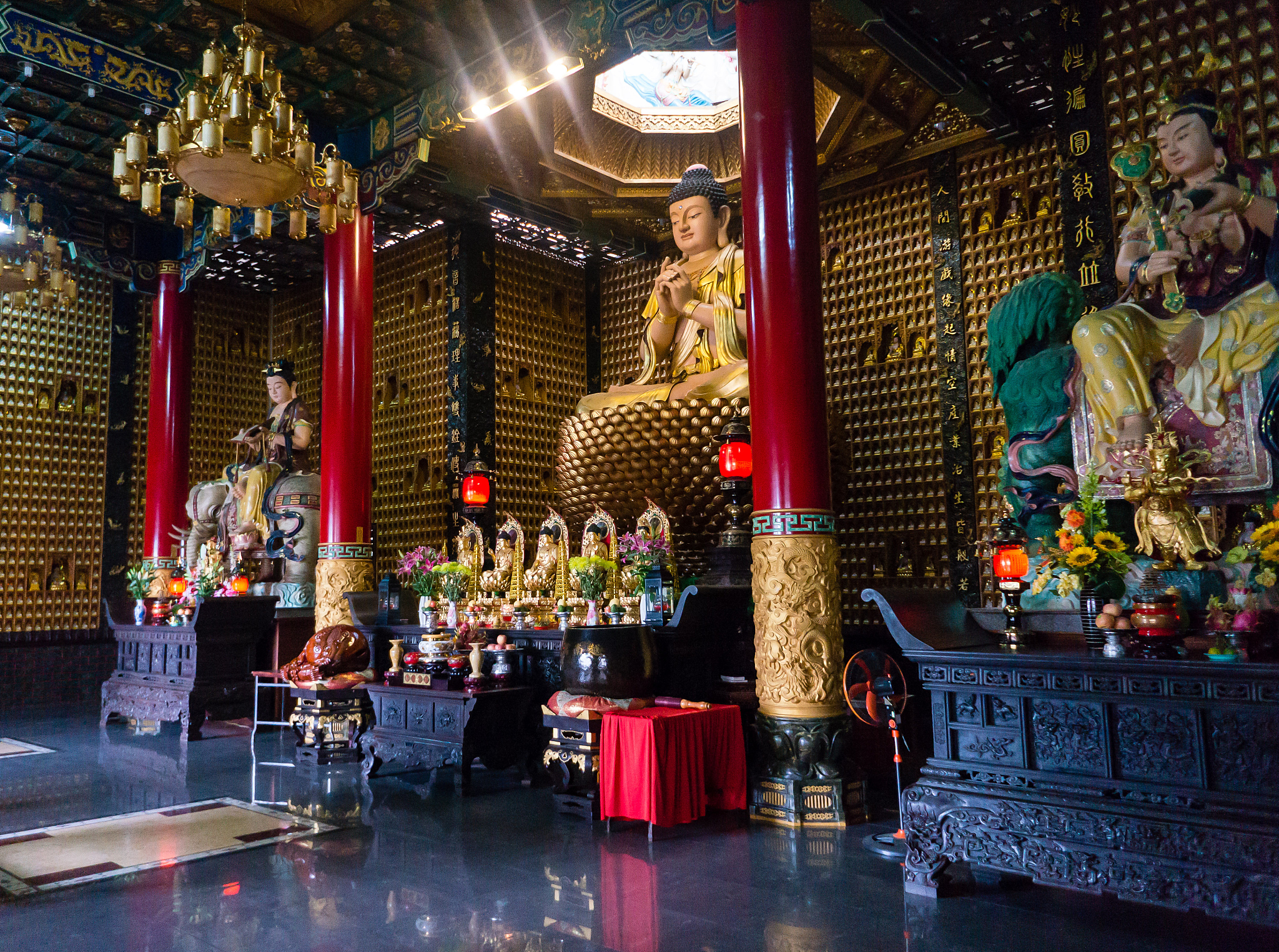 inside buddhist temple, ho chi minh city