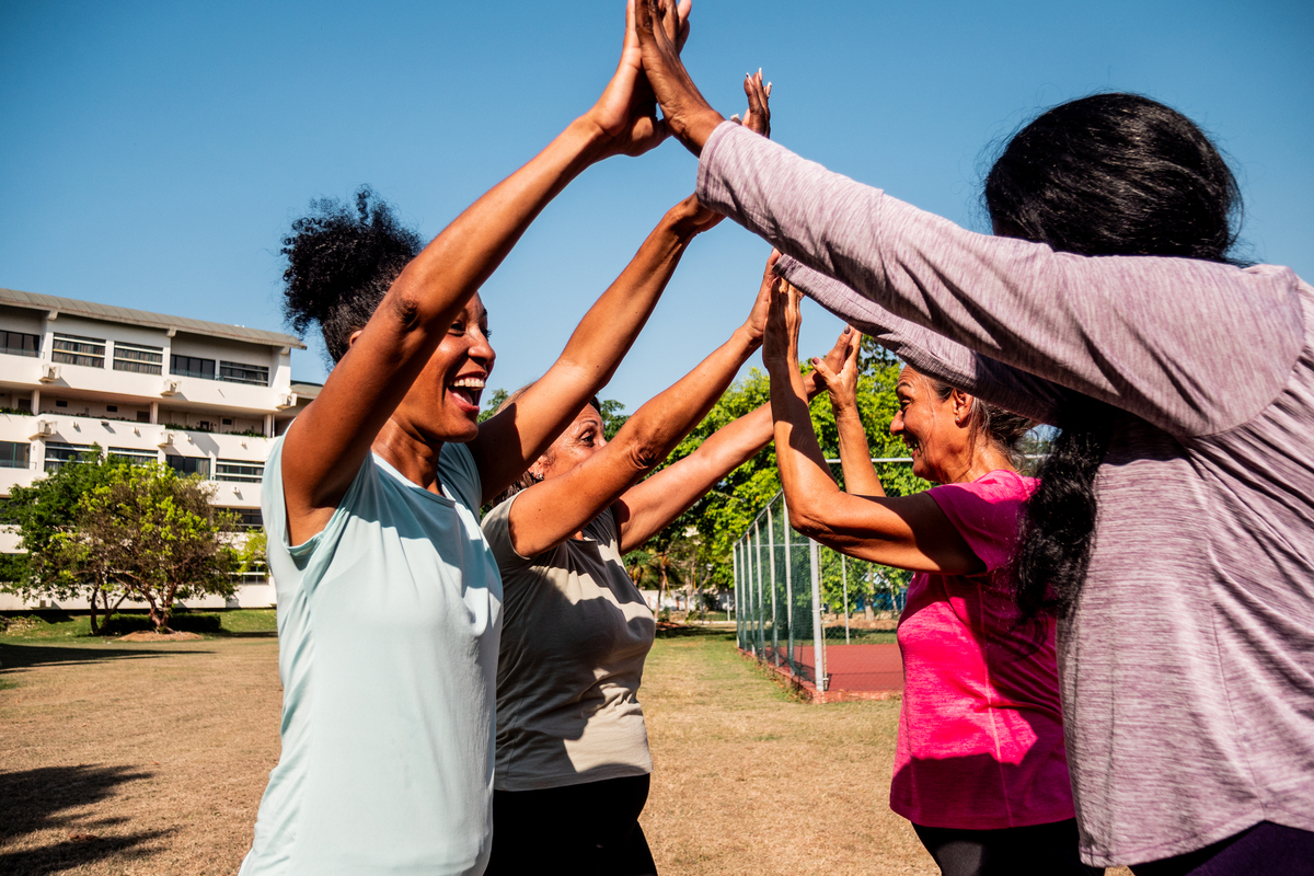 体育运动的益处：锻炼身体、释放压力、提升自我