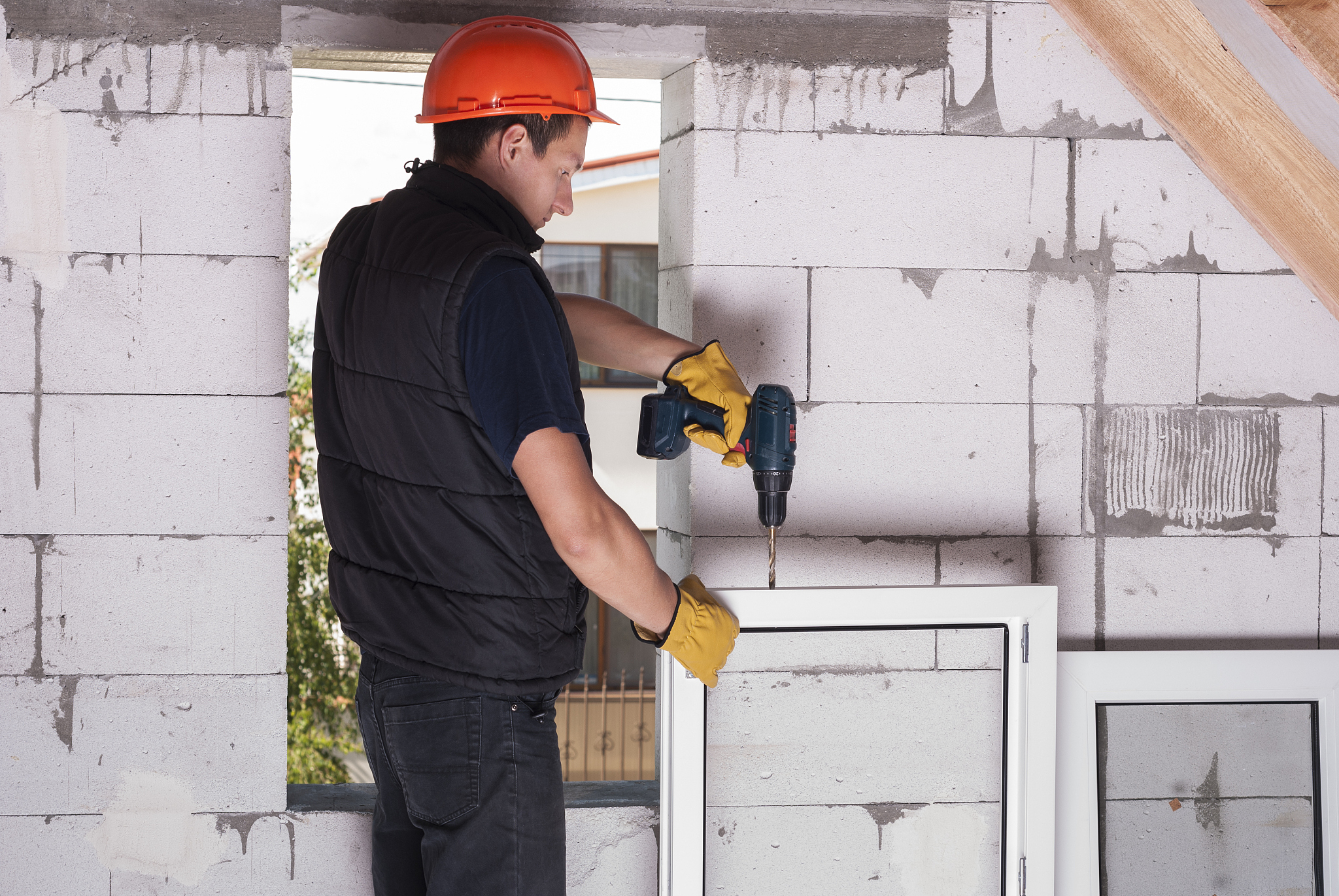 installation of plastic window