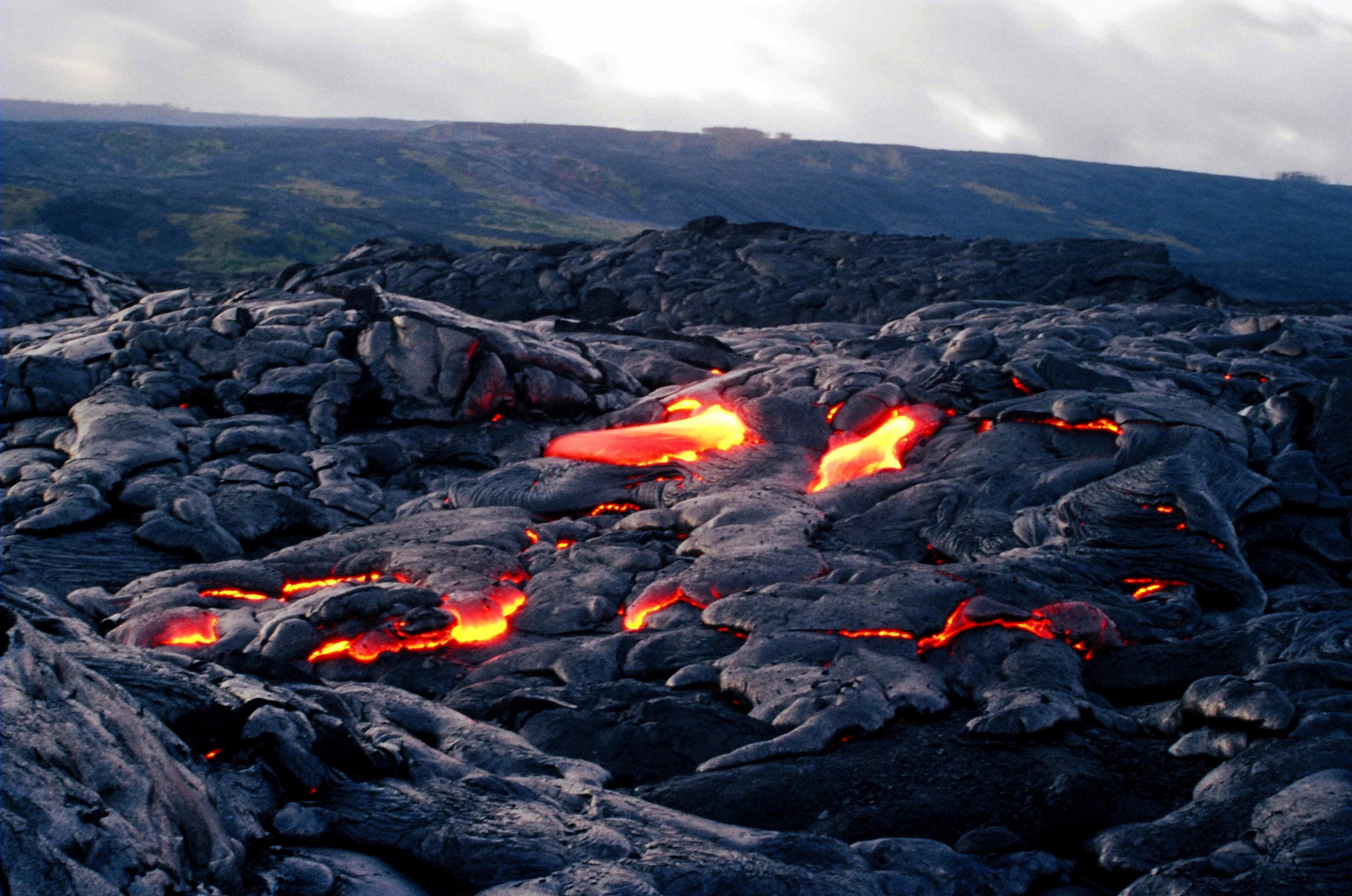 夏威夷火山国家公园：探索地球的活火山奇迹