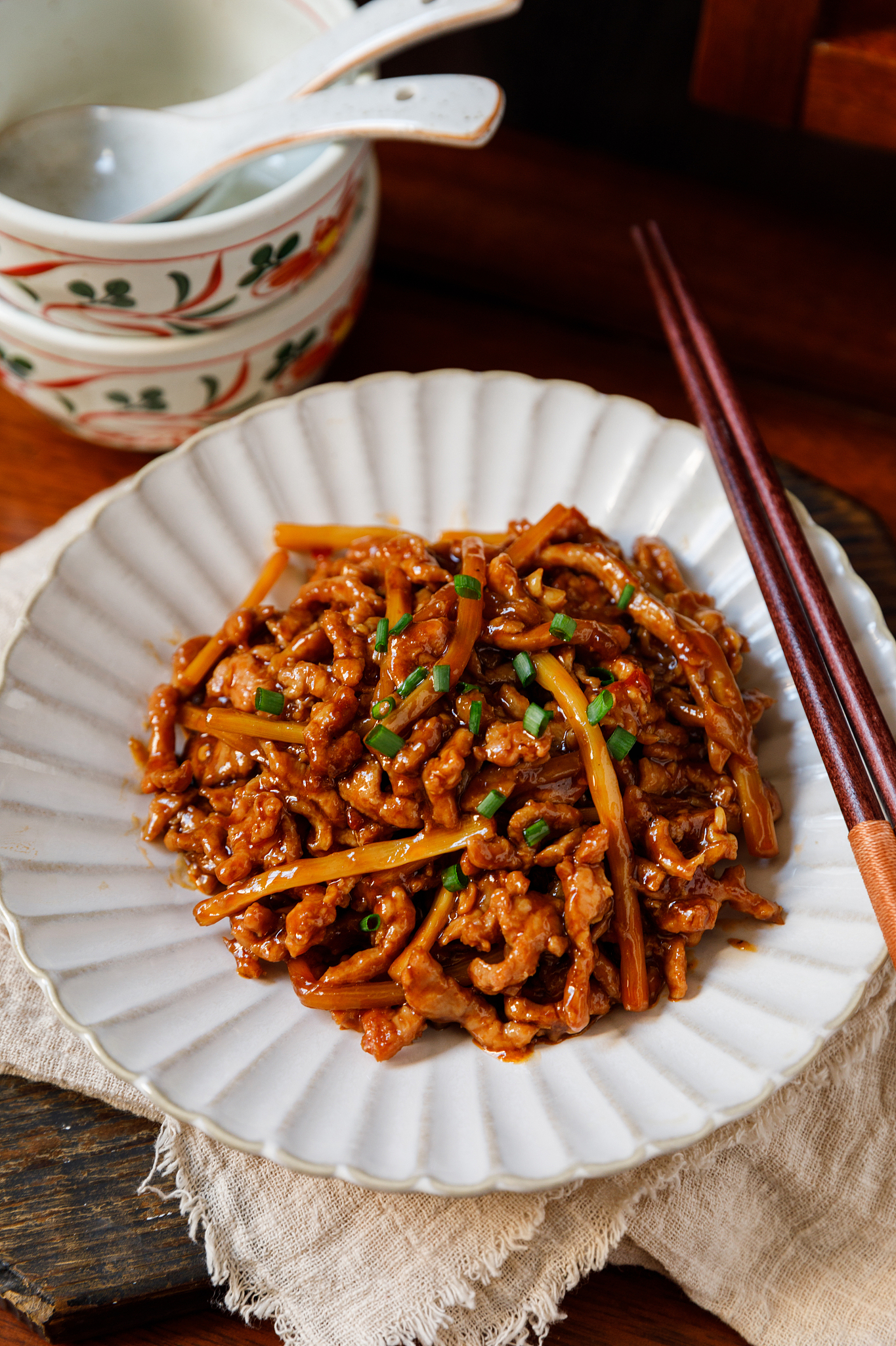 酱肉丝的家常做法：简单易学，香气四溢！