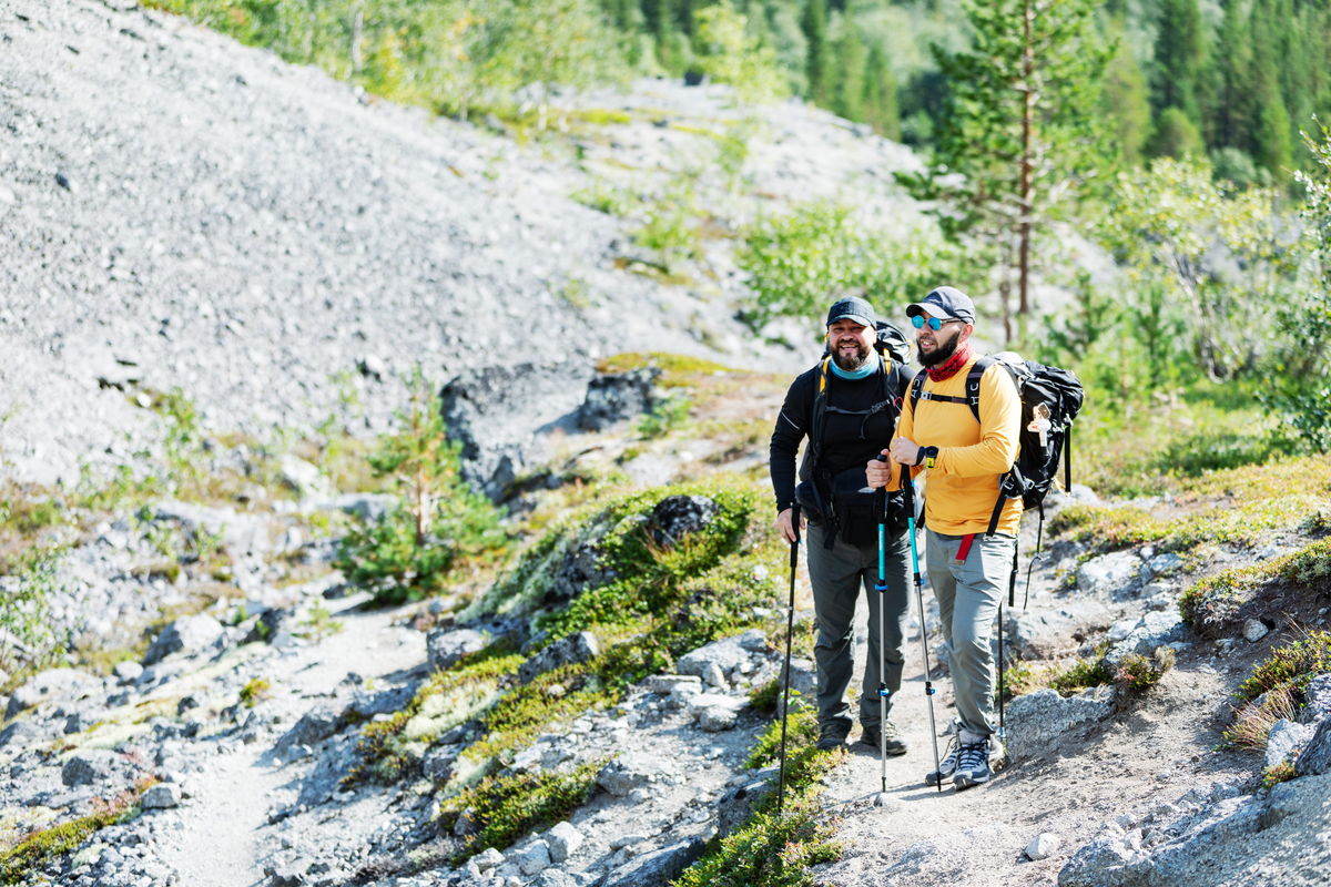 Ledges: 悬崖、岩架和突出部分 - 户外运动与攀岩术语