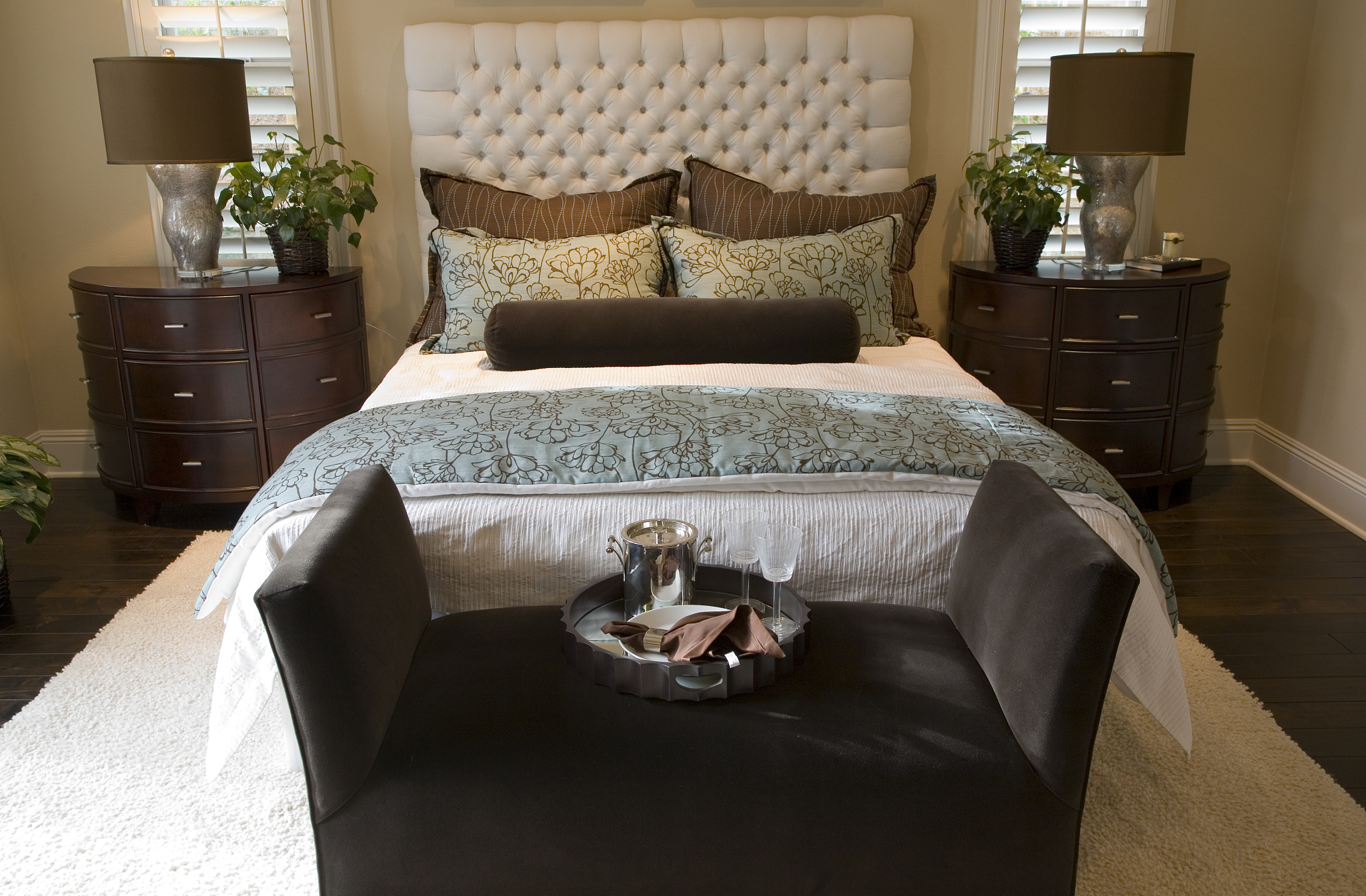 luxury home bedroom