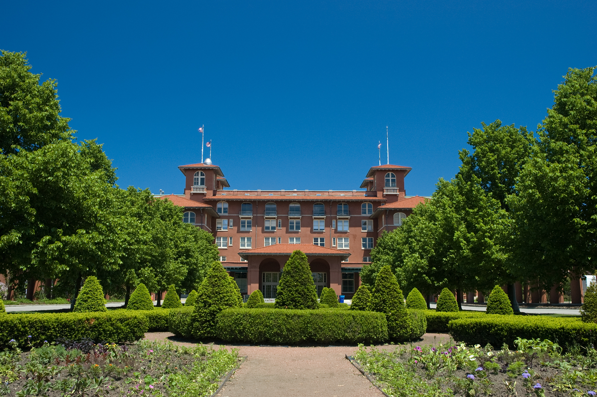 golf clubhouse
