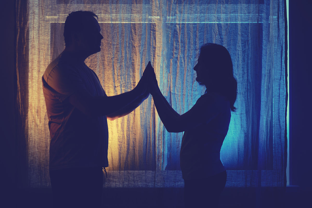 影不离灯是什么意思_词语影不离灯的意思