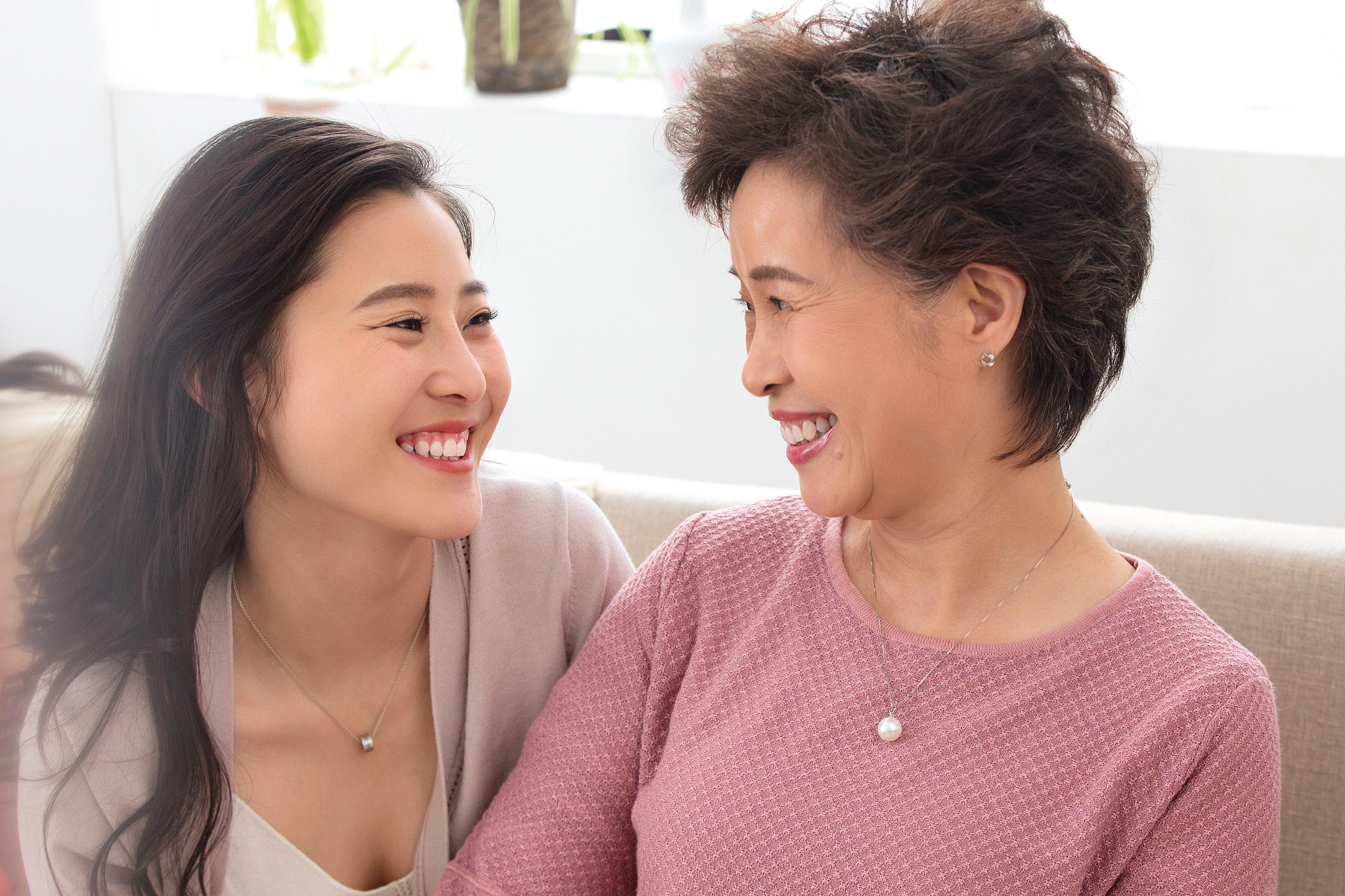 30岁，我妈要再婚，对象竟是我前男友的爸！