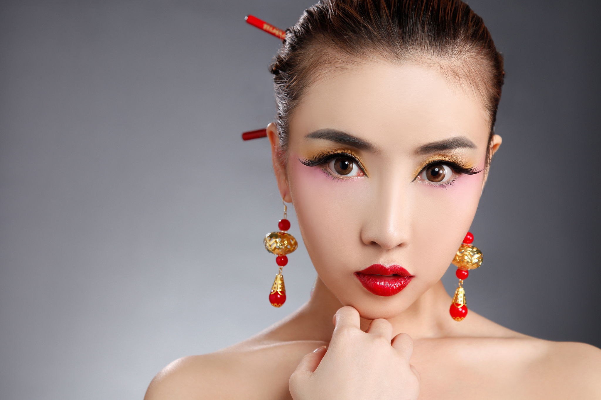 宝鸡唯美发型化妆摄影专业学校的饭店酒店服务介绍学习哪些课程