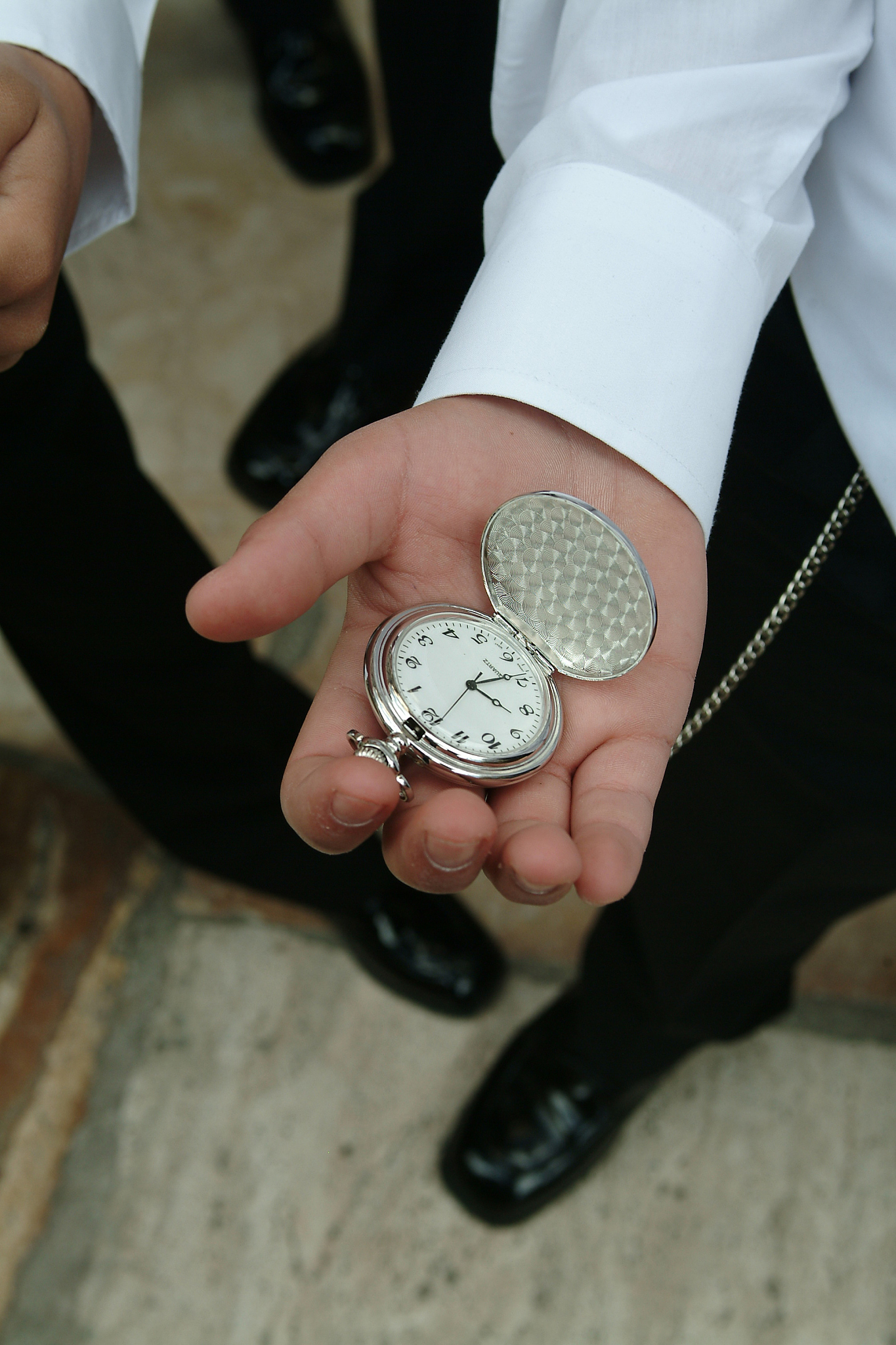 情侣送表禁忌？送表背后的寓意和选择建议