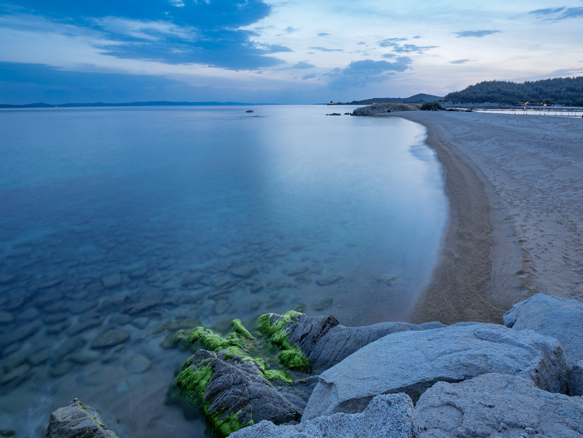 用漫步 朦胧 不期而至心有灵犀天涯海角写一段50个字的话