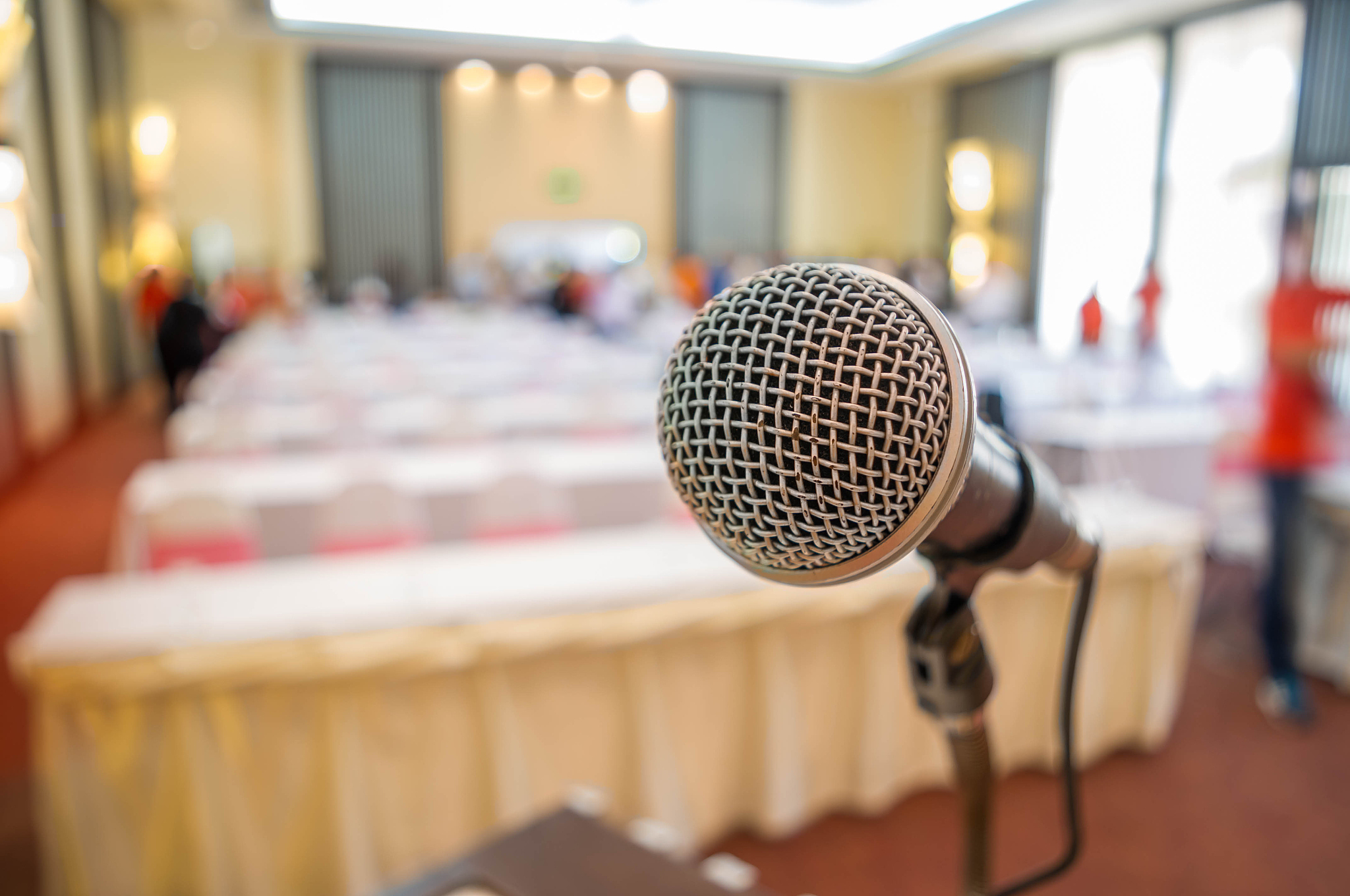 播音与主持艺术概论结课论文：逻辑清晰阐述播音主持艺术的本质