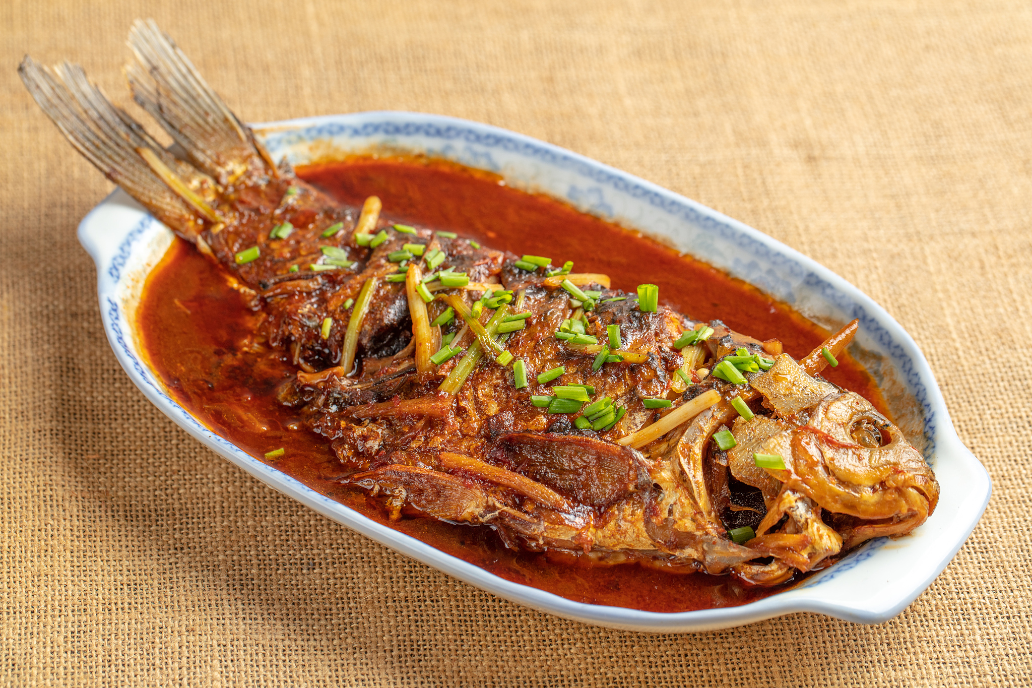 写一份红烧鲫鱼菜谱