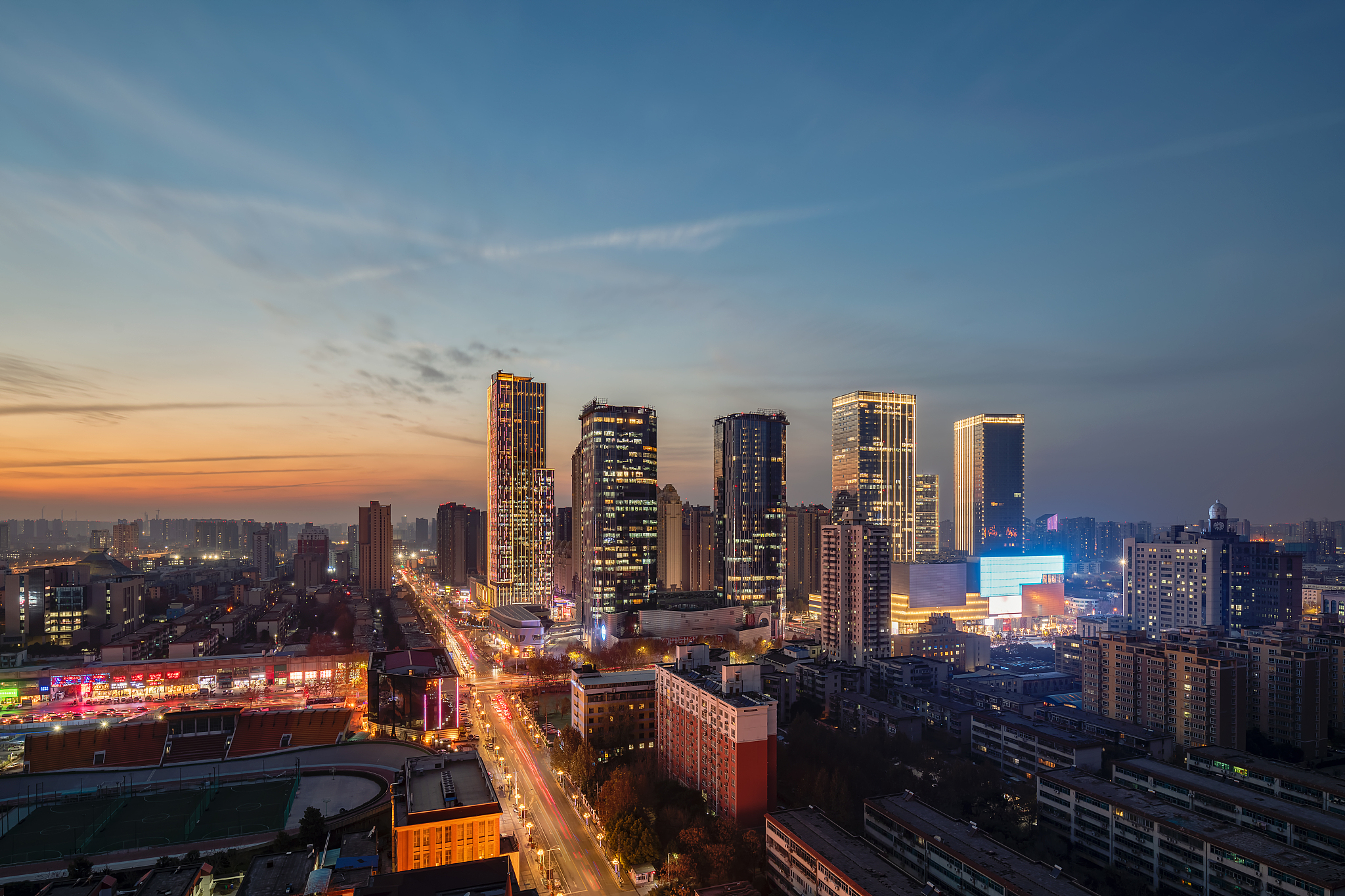郑州商业区城市天际线夜景高视角