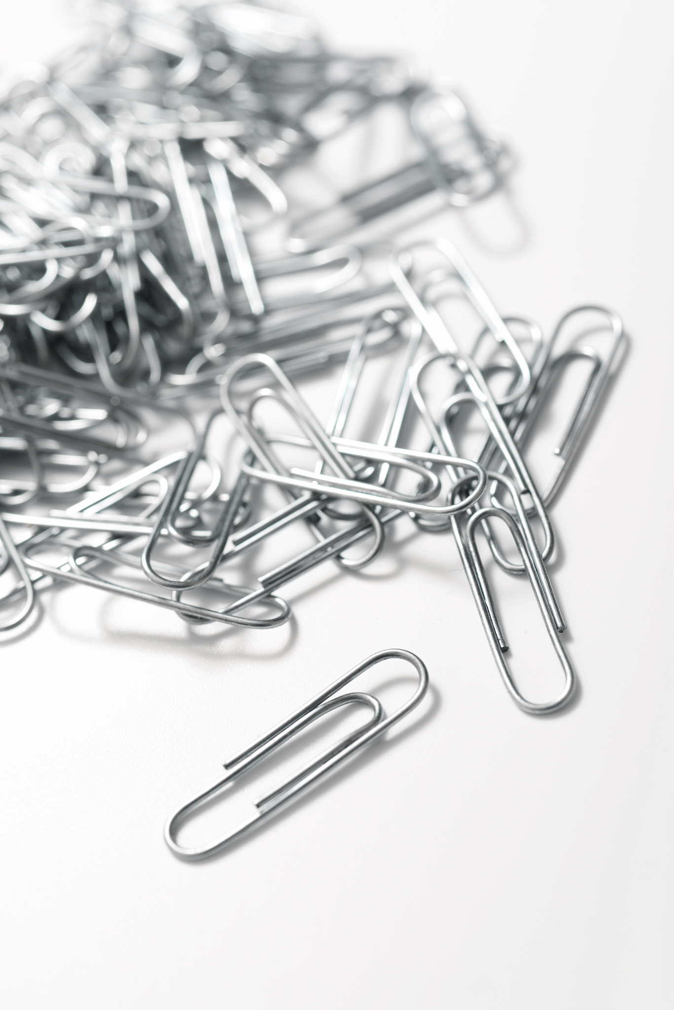 多功能金属回形针：办公生活必备利器