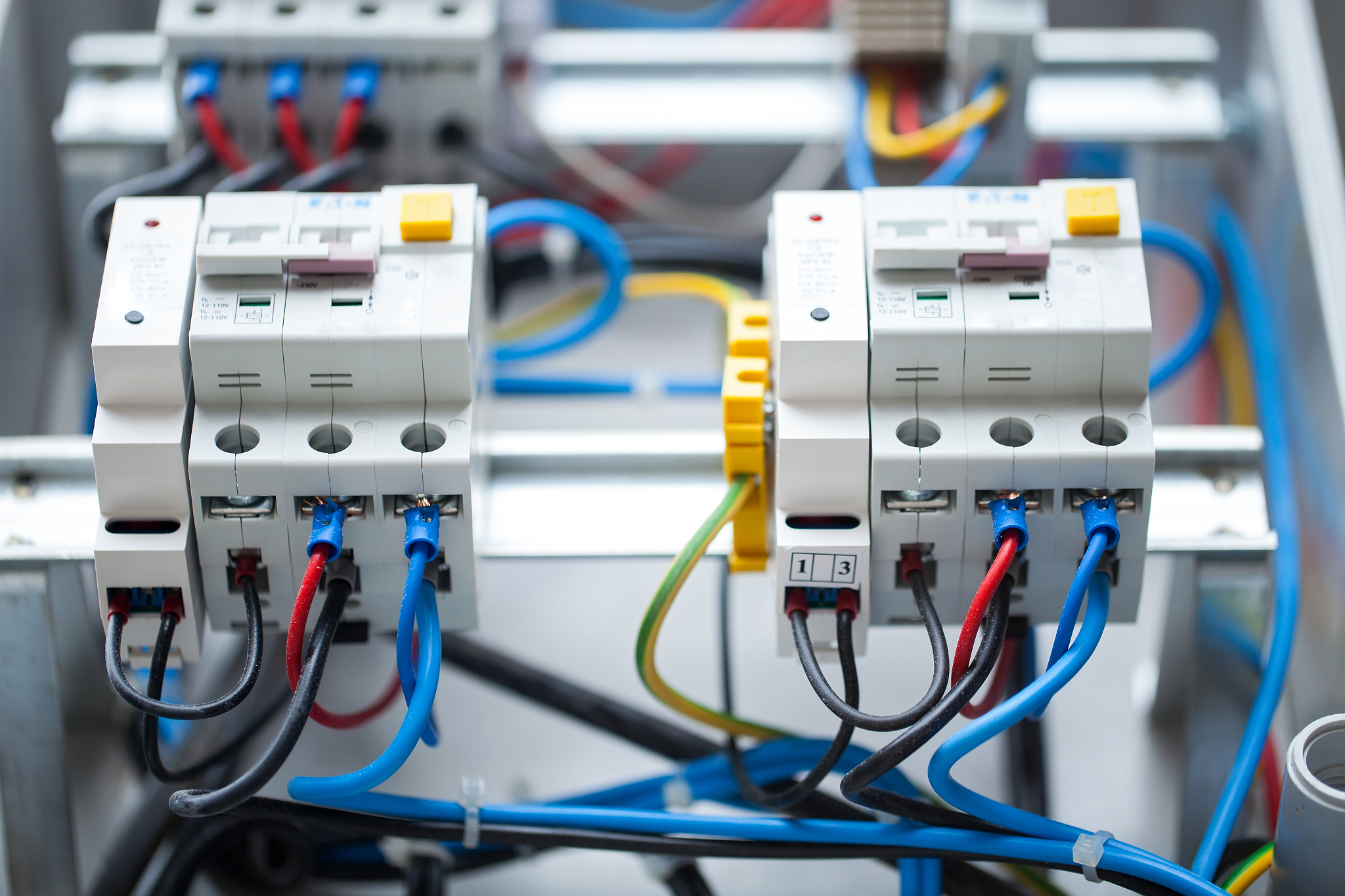 低压电器种类及应用：常用低压电器介绍