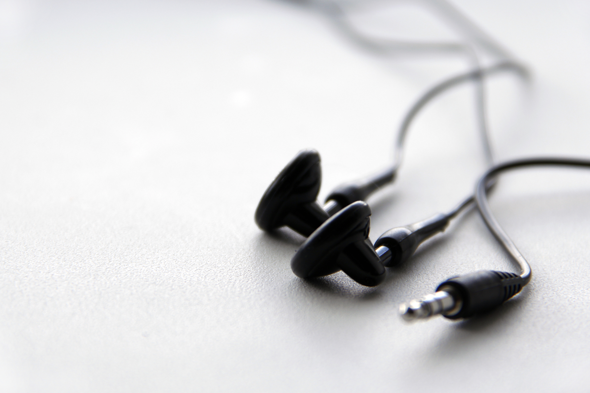 高品质无线蓝牙耳机，畅听音乐，舒适体验！