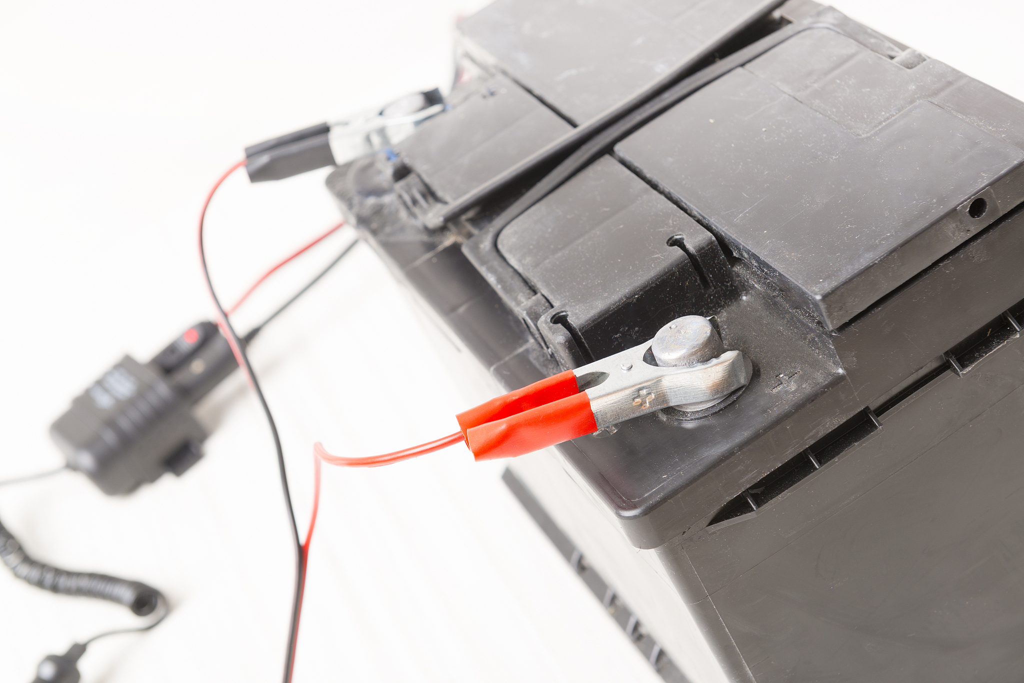 Vehicle Inspection Report: Fuel Levels Low, Battery Switches Off