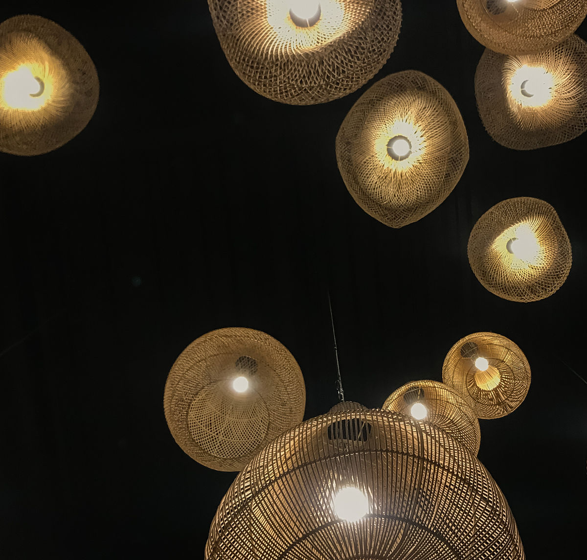 欧普照明星空：打造浪漫梦幻星空氛围的装饰灯具