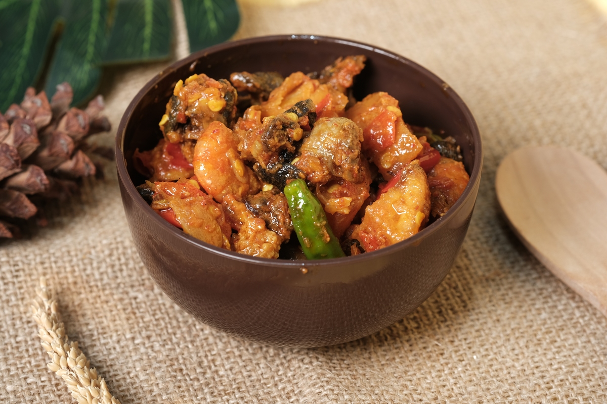 大盘鸡的做法：简单易学，在家也能做出美味