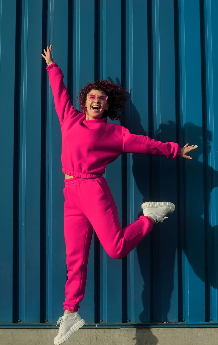 1团队合作意识强担任9年班长擅长团结队员共同进步2责任心强有5年团支书6年数学课代表的工作经历工作时可以调整为工作狂模式3能熟练使用各项办公软件ppt等4表达能力与沟通协调能力较强交际能力强有多次公开演讲发言经历初中短暂接触过辩论5文案创作能力强有多年写活动策划书经验曾参与校园公众号编辑等6英语较有优势有能力查找外国文献资料以及国外调查报告等作为数据7善于向他人学习能发现他人优点并积极学习改正提升