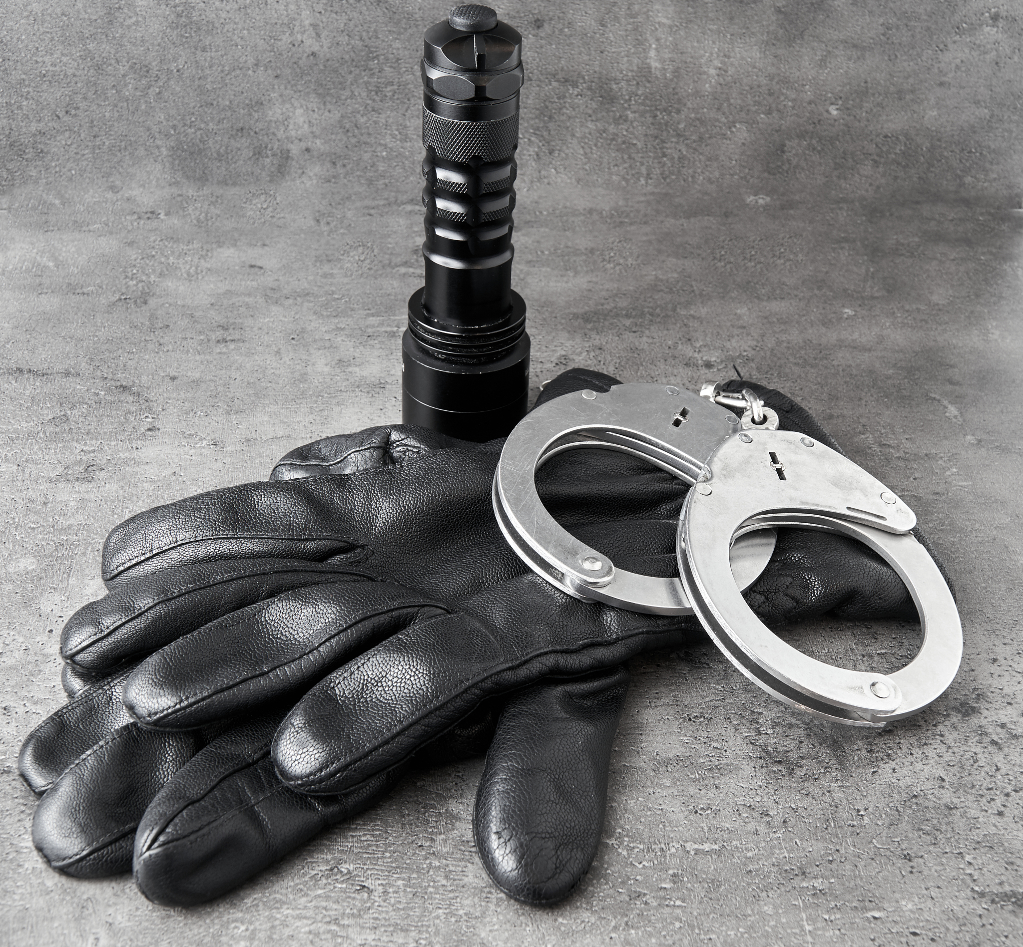 如何在不违法的情况下携带防身武器