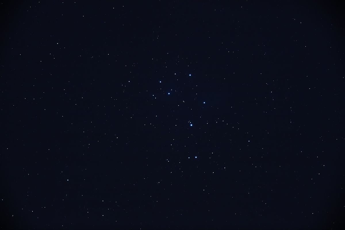 写一首关于星空的七言律诗