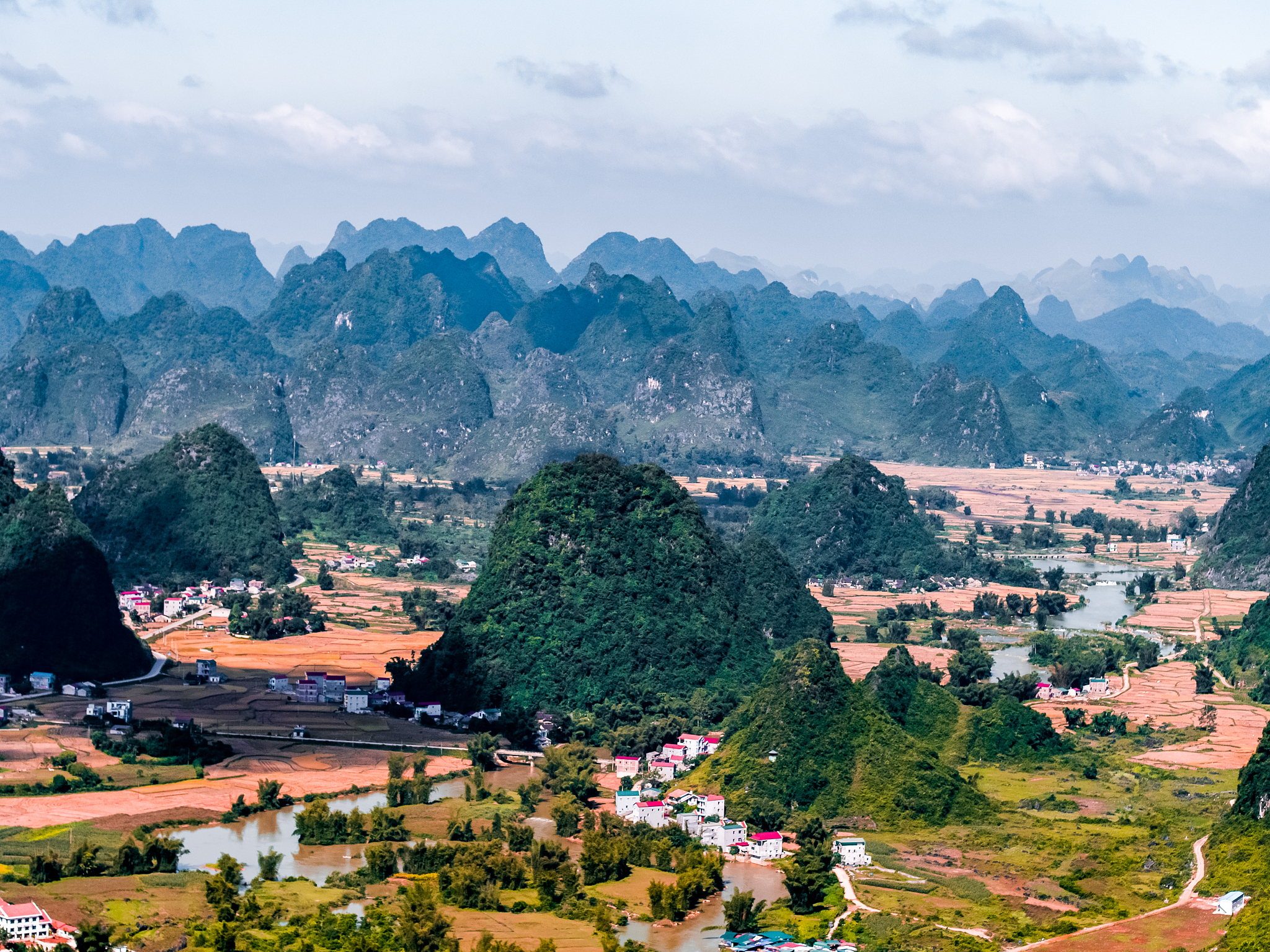 隆林县：广西最南端，壮族文化宝地