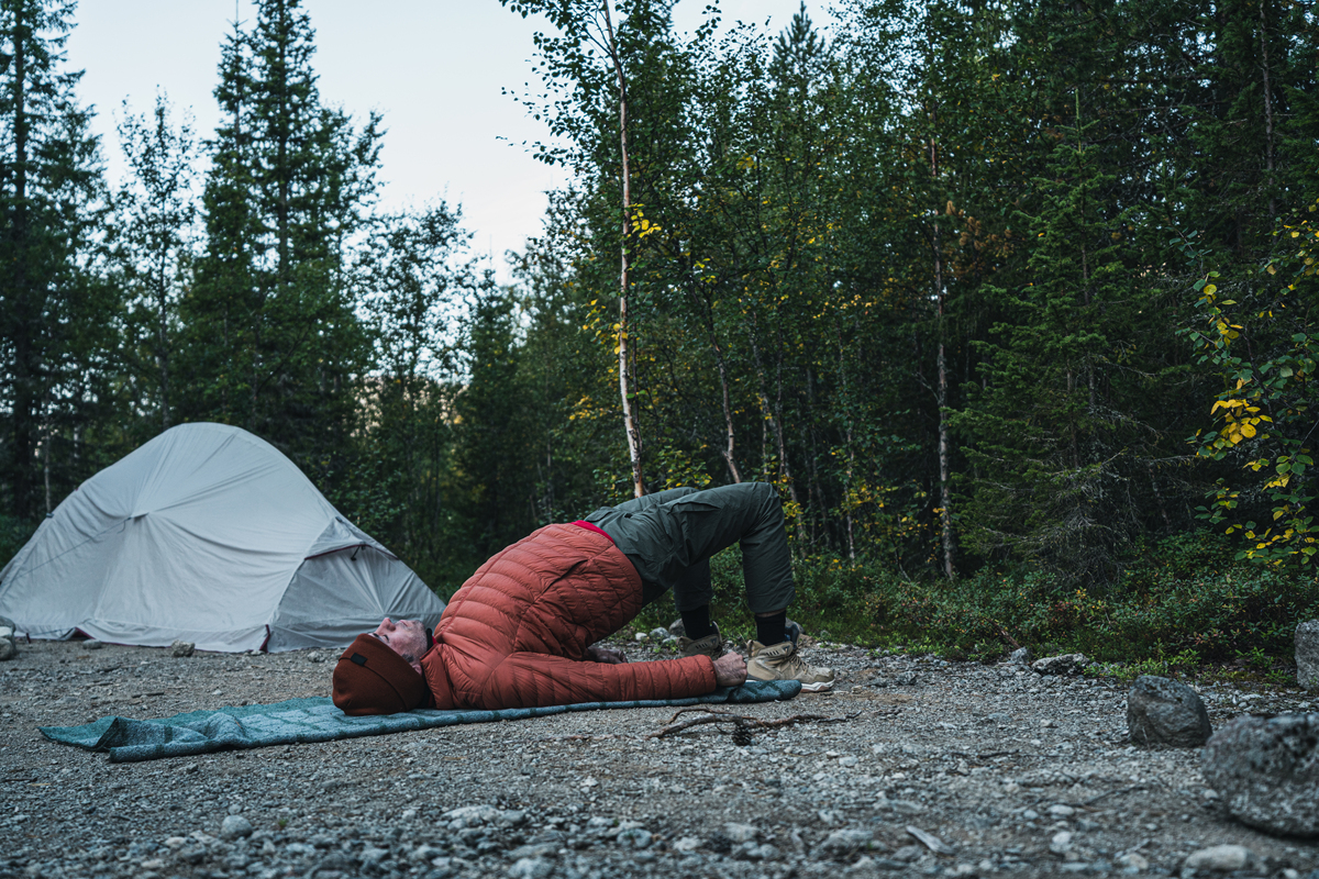 要求用户外博主的口吻以户外露营你遇到最尴尬的事情什么为题写一篇1000字文章