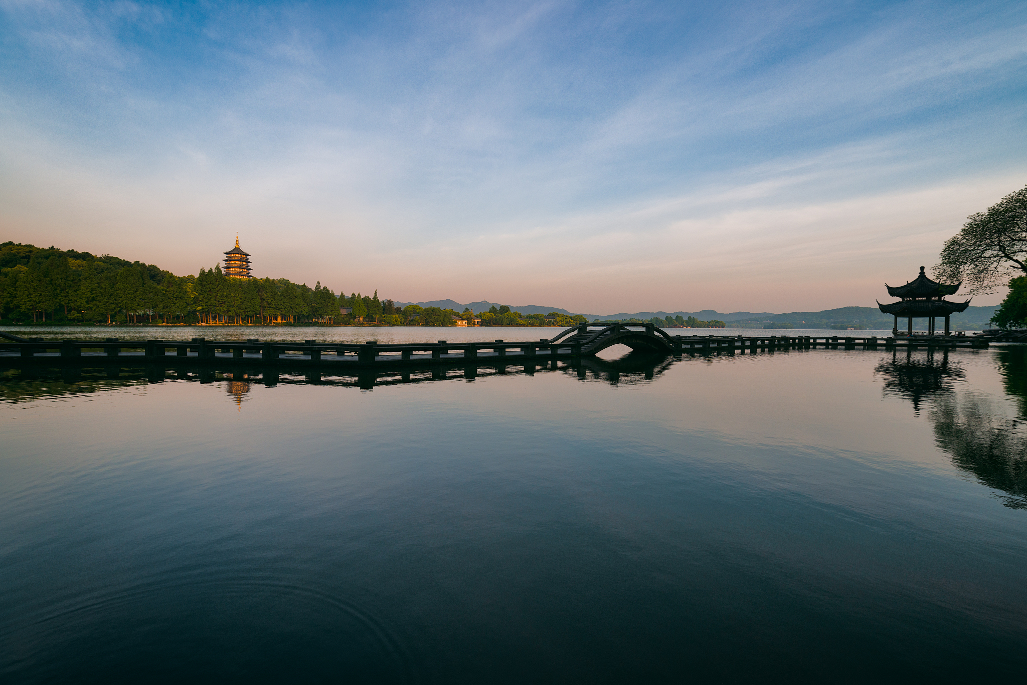 魅力杭州：历史文化、经济活力与宜居环境的完美结合