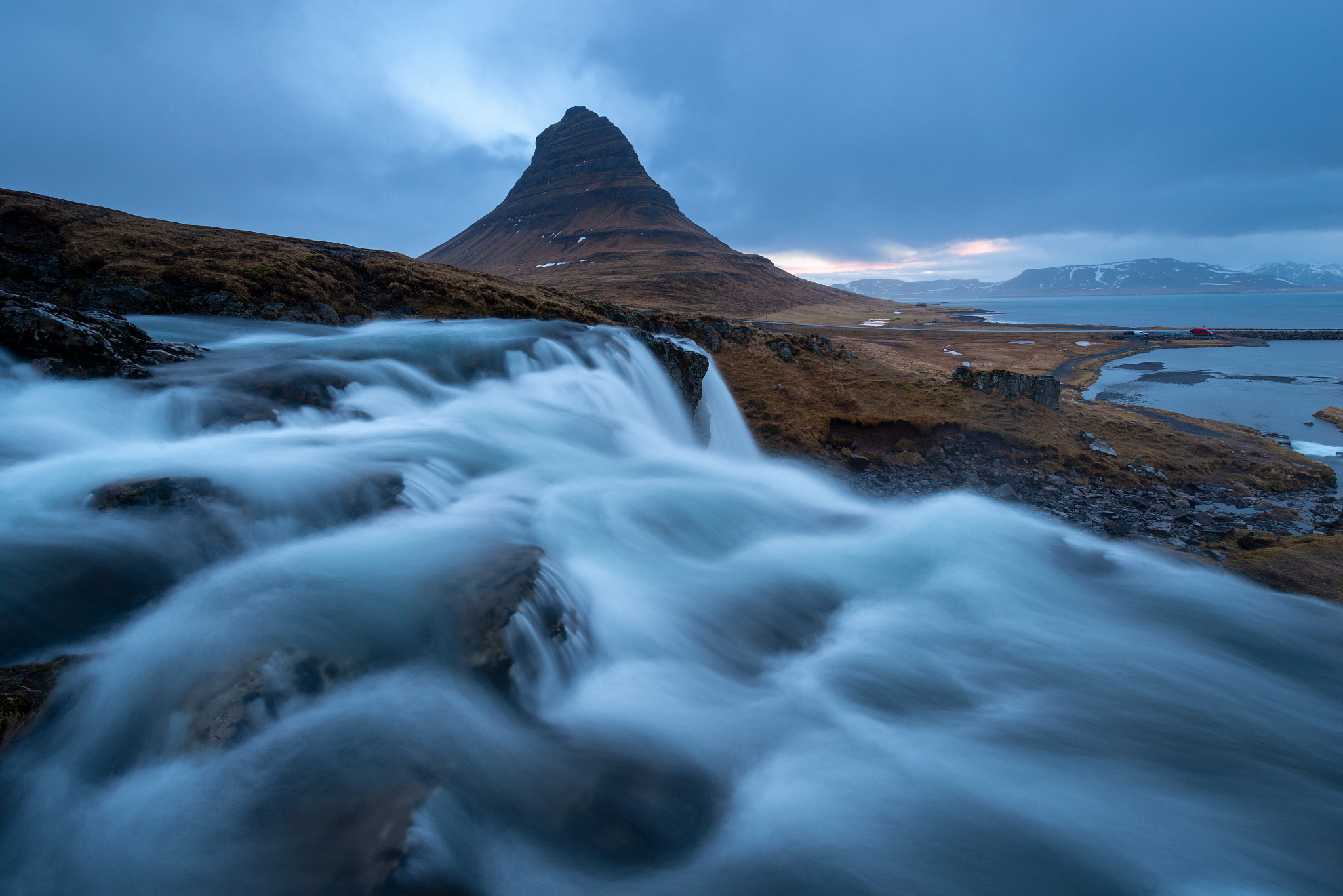 blue hour - kirkjufell, snfellsnes