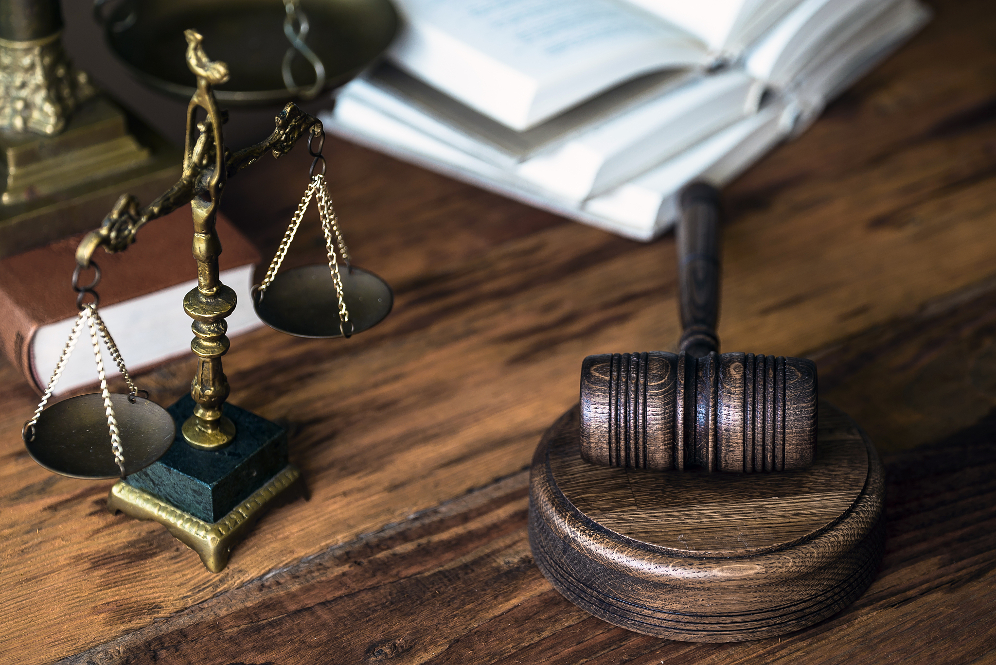 法术的法律意义：合法性、合规性和责任