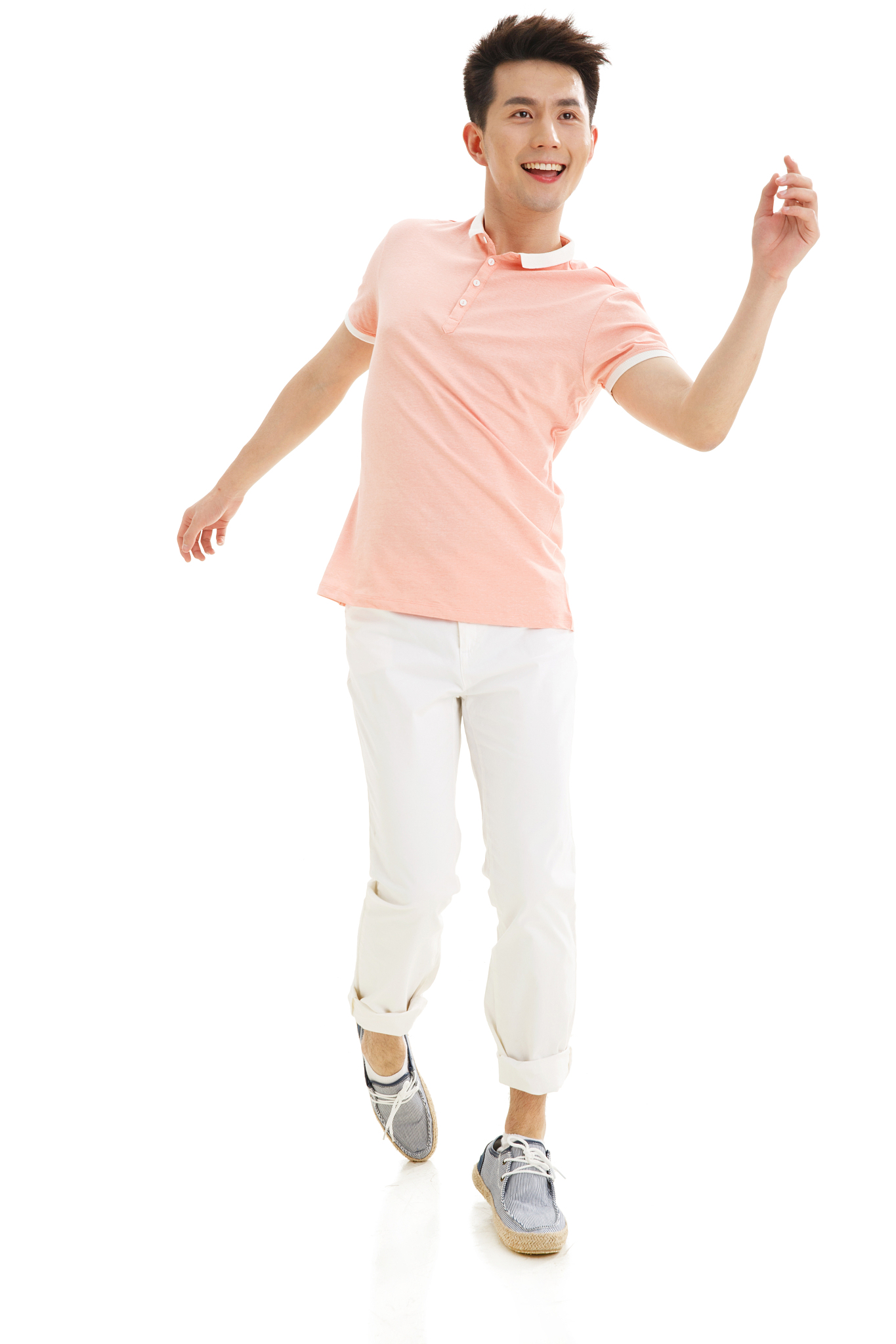 关键词：夏日时光运动充实日常穿上轻便休闲的服饰。撰写一篇夏日暑假运动文案