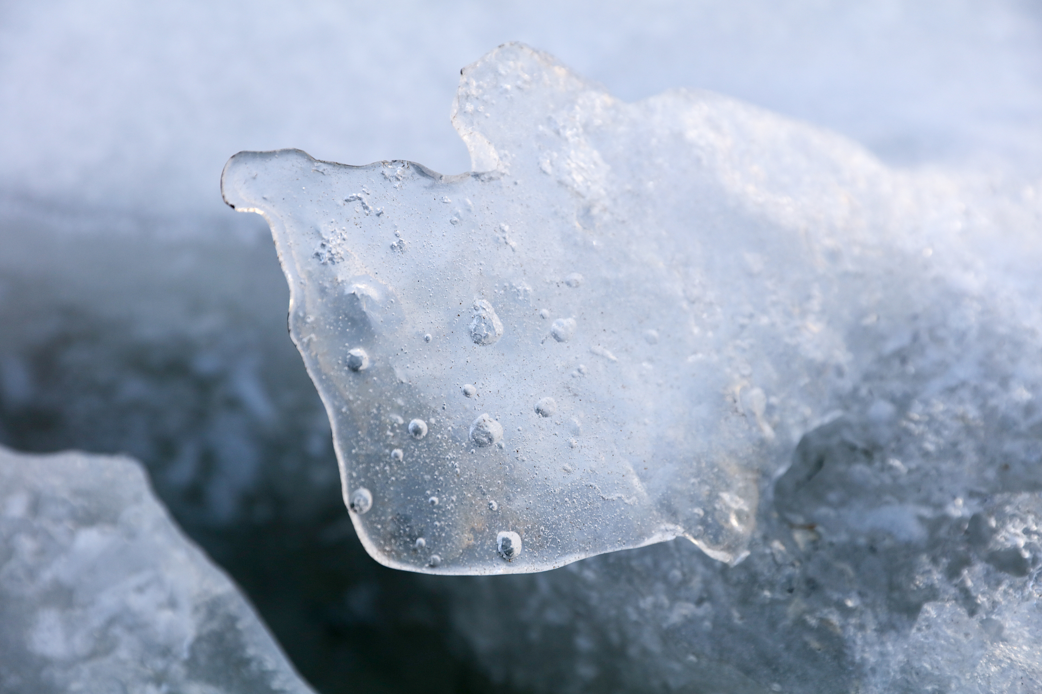 高空中的水蒸气在0℃以下会变成什么