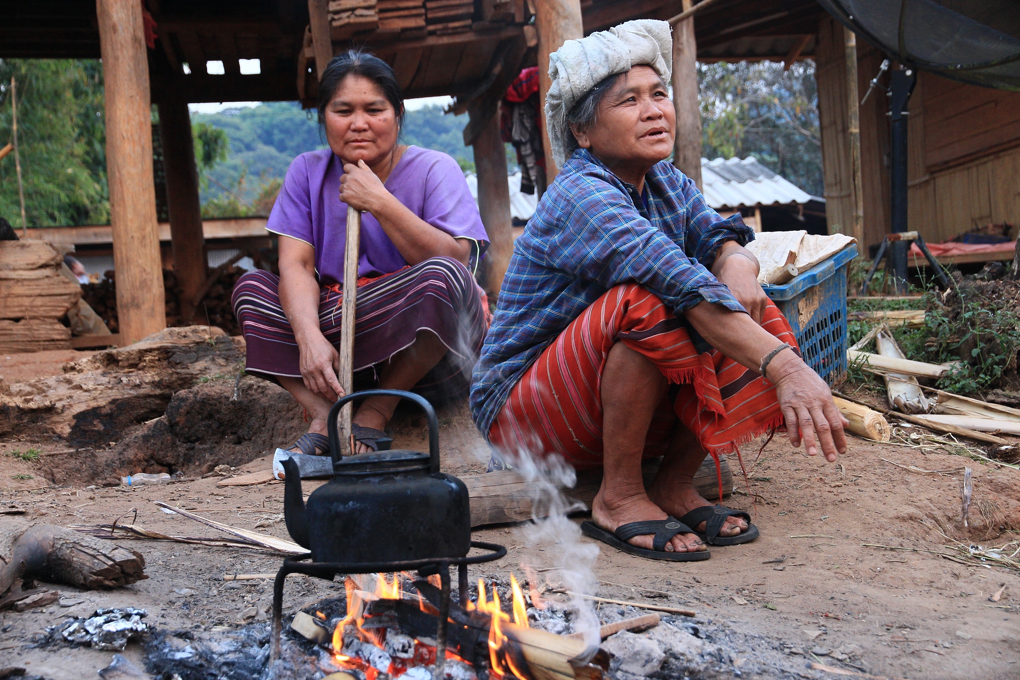 thailand don intanon  woman cooking tee